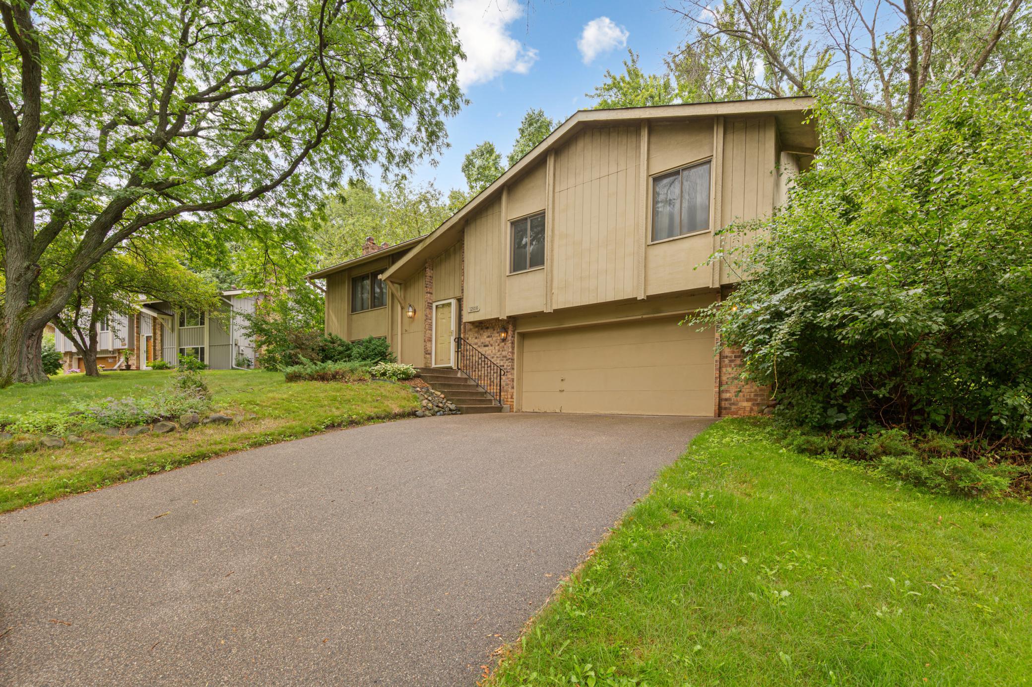 View of Residential at 12108 Red Oak Court, Burnsville MN 55337, Burnsville (28 of 32) - Mike Wilen | Minnesota Team Real Estate