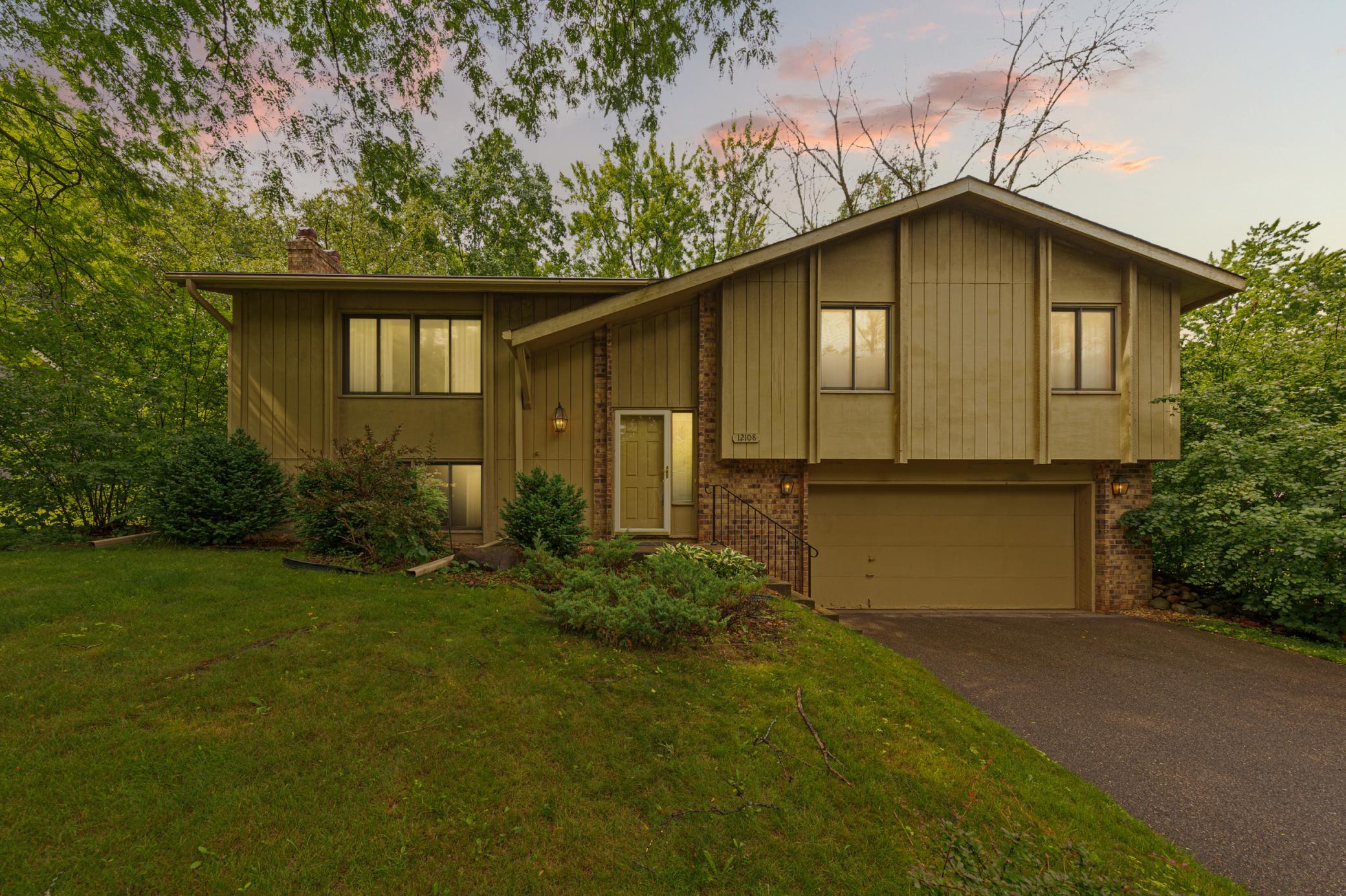 View of Residential at 12108 Red Oak Court, Burnsville MN 55337, Burnsville (29 of 32) - Mike Wilen | Minnesota Team Real Estate