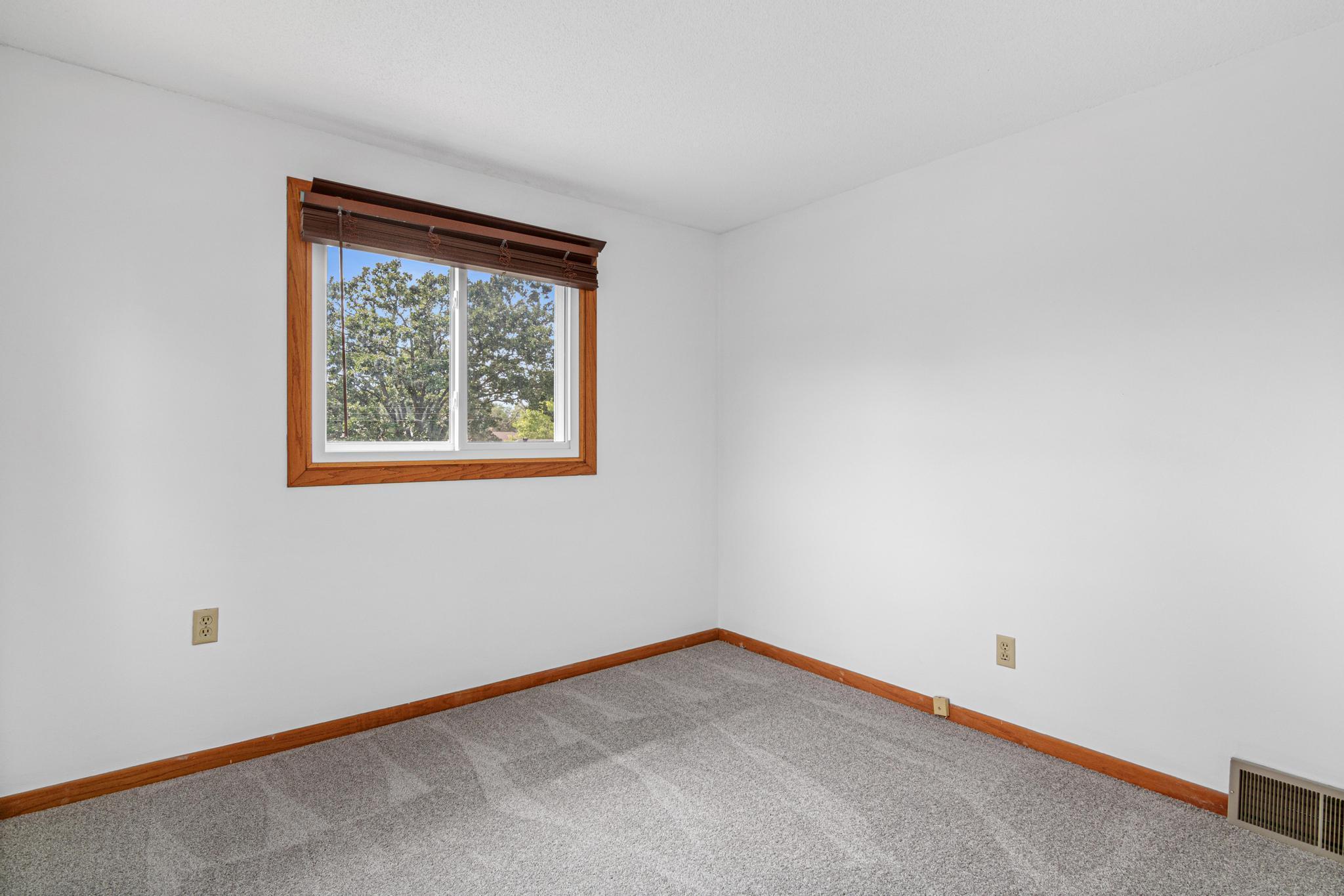 View of Residential at 1639 Chamber Street, Saint Paul MN 55106, Saint Paul (12 of 23) - Mike Wilen | Minnesota Team Real Estate