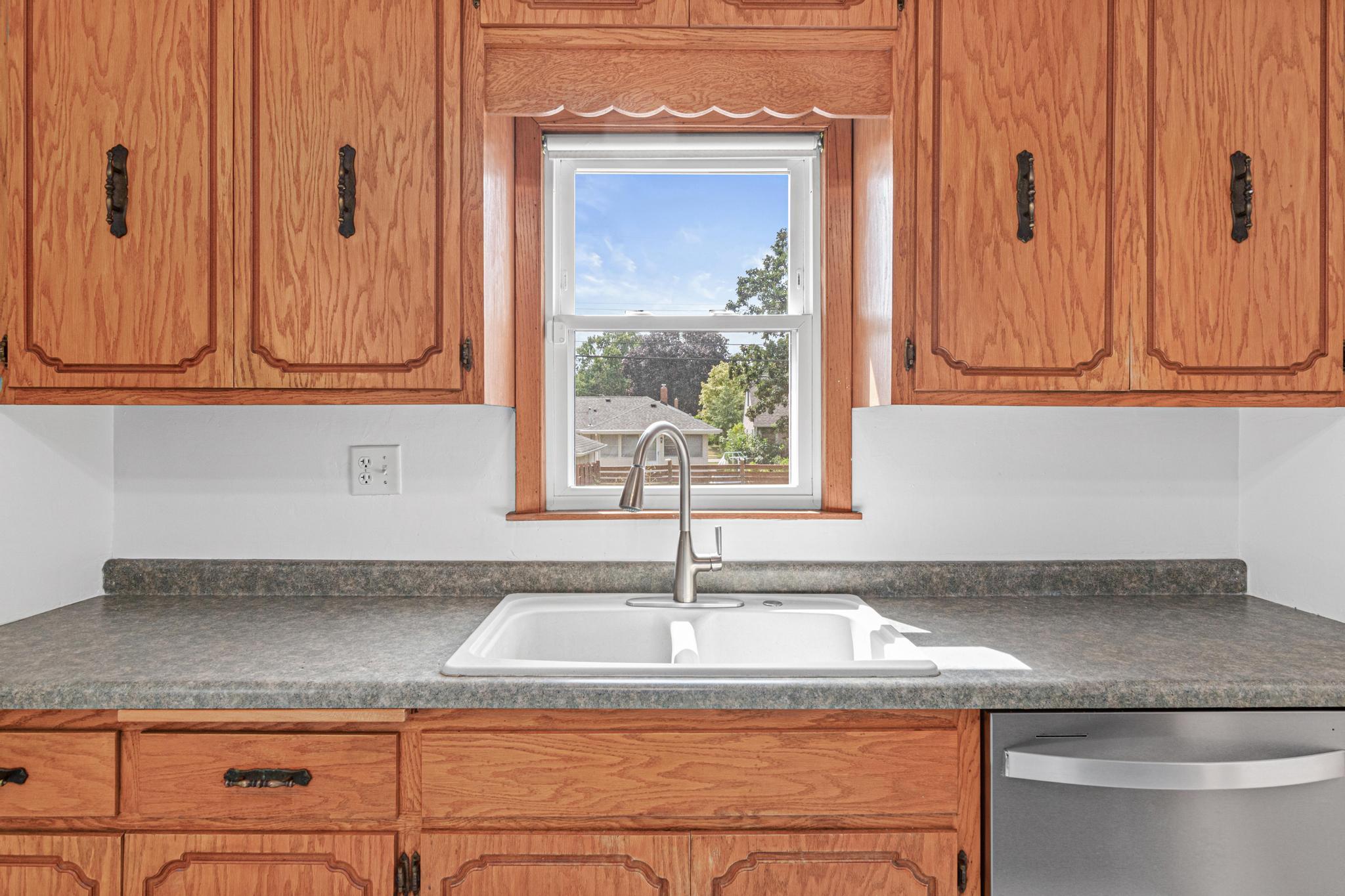 View of Residential at 1639 Chamber Street, Saint Paul MN 55106, Saint Paul (8 of 23) - Mike Wilen | Minnesota Team Real Estate