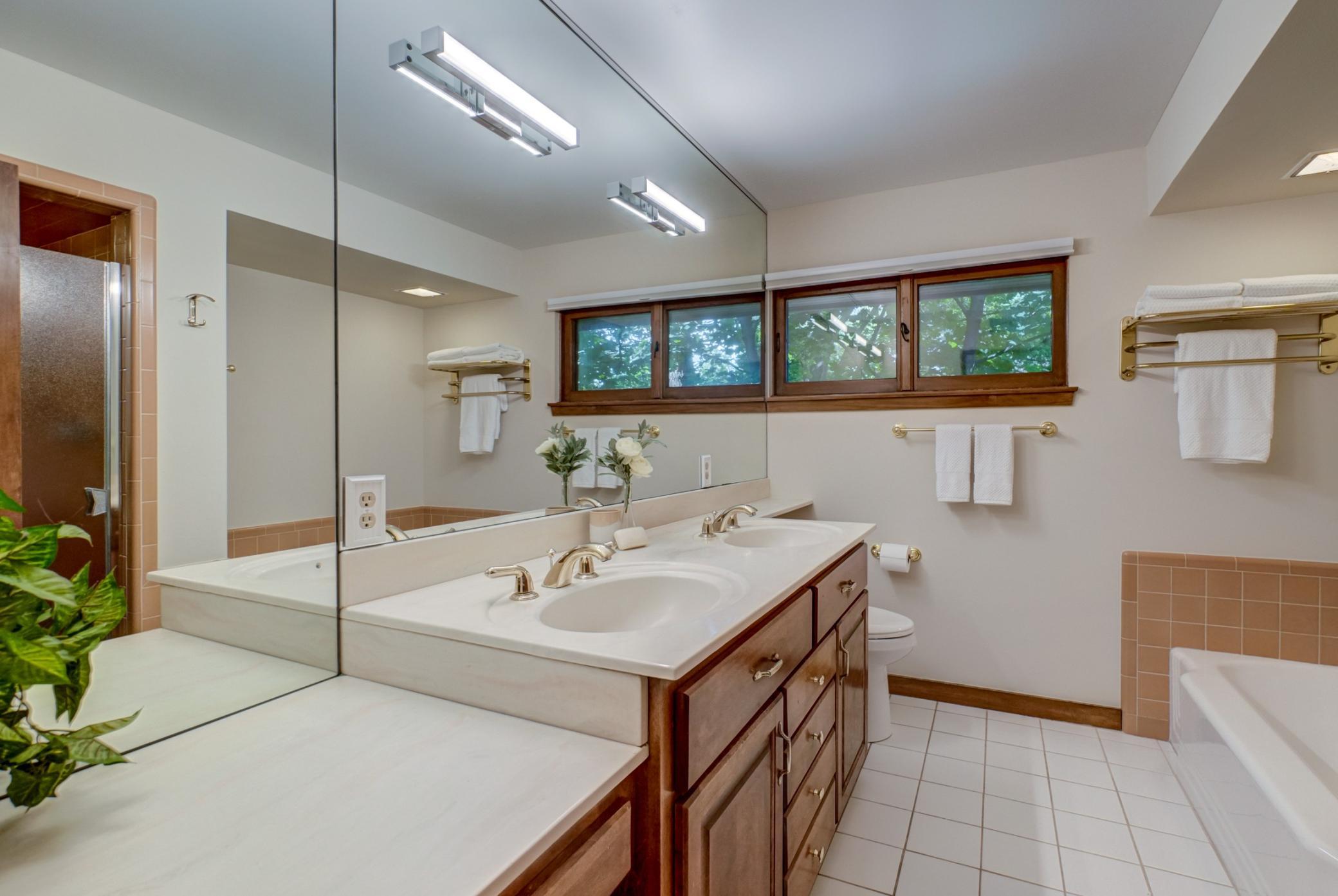 View of Residential at 690 Linwood Avenue, Saint Paul MN 55105, Saint Paul (19 of 32) - Mike Wilen | Minnesota Team Real Estate