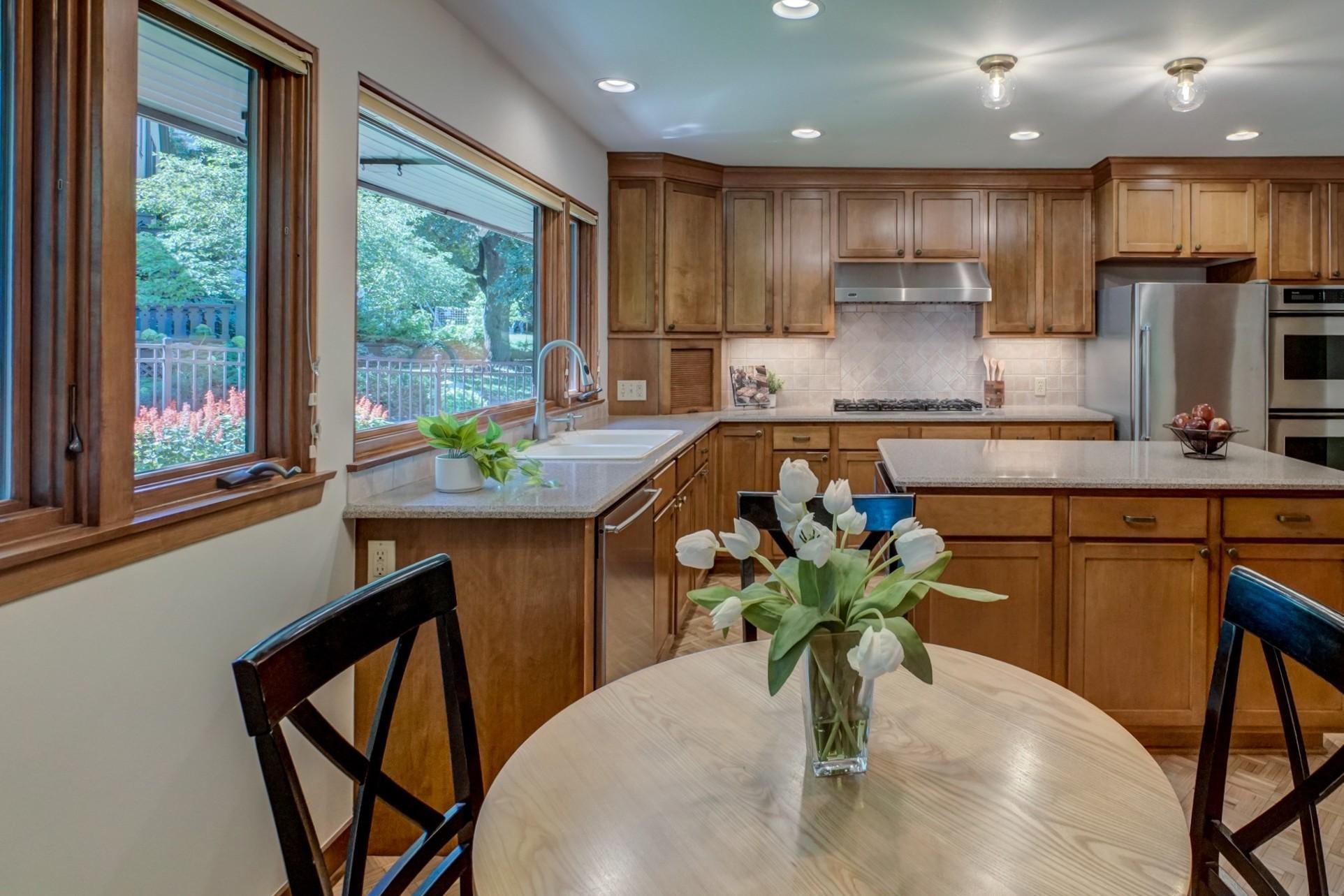 View of Residential at 690 Linwood Avenue, Saint Paul MN 55105, Saint Paul (12 of 32) - Mike Wilen | Minnesota Team Real Estate