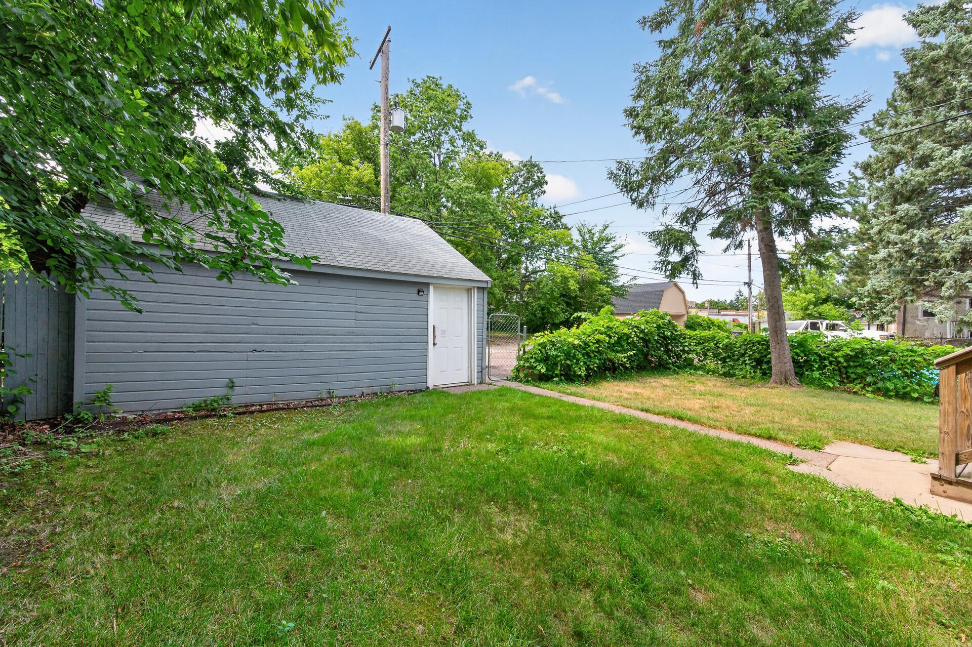 View of Residential Income at 3023 Dupont Avenue, Minneapolis MN 55411, Minneapolis (26 of 30) - Mike Wilen | Minnesota Team Real Estate