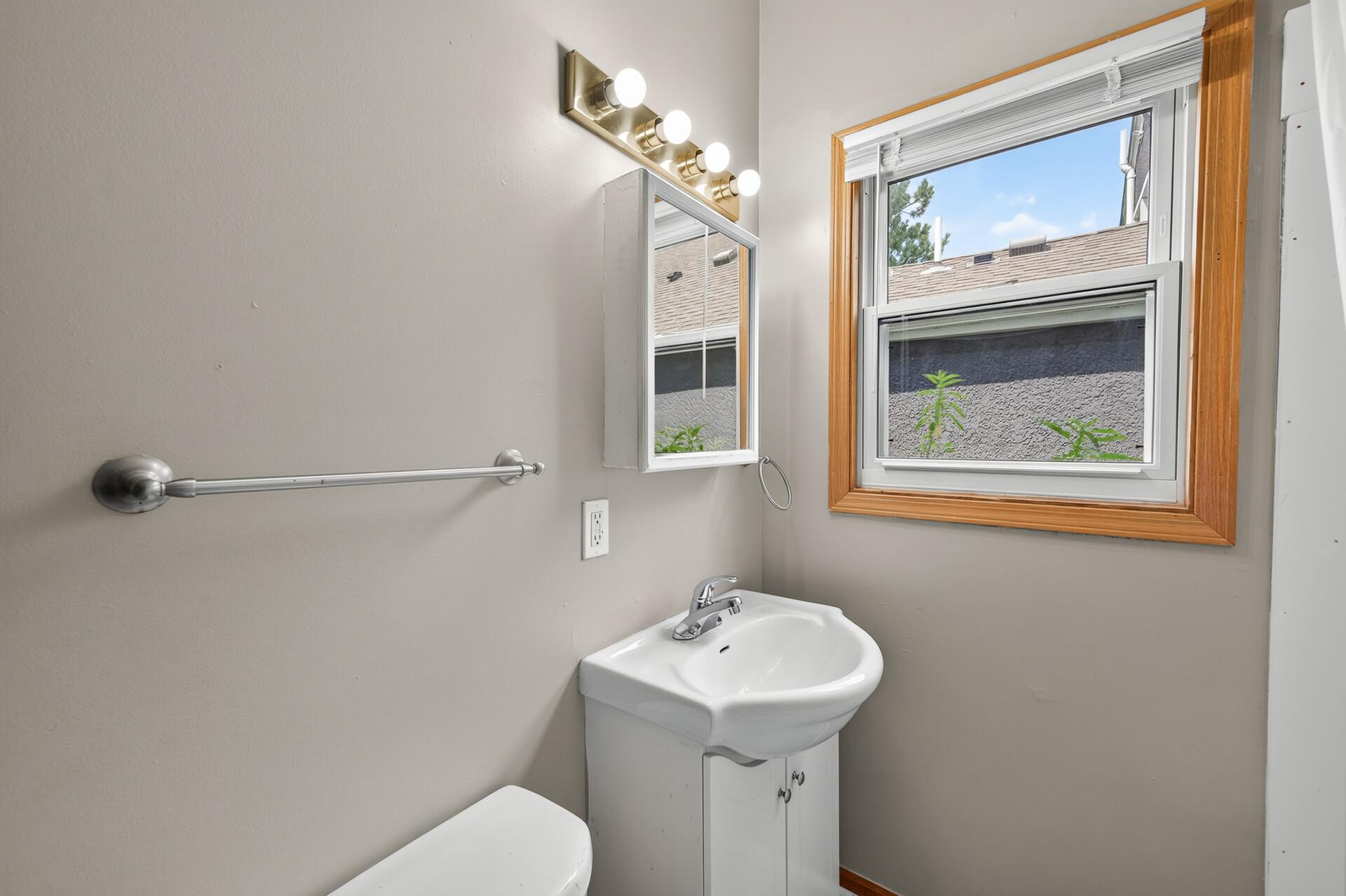 View of Residential Income at 3023 Dupont Avenue, Minneapolis MN 55411, Minneapolis (15 of 30) - Mike Wilen | Minnesota Team Real Estate