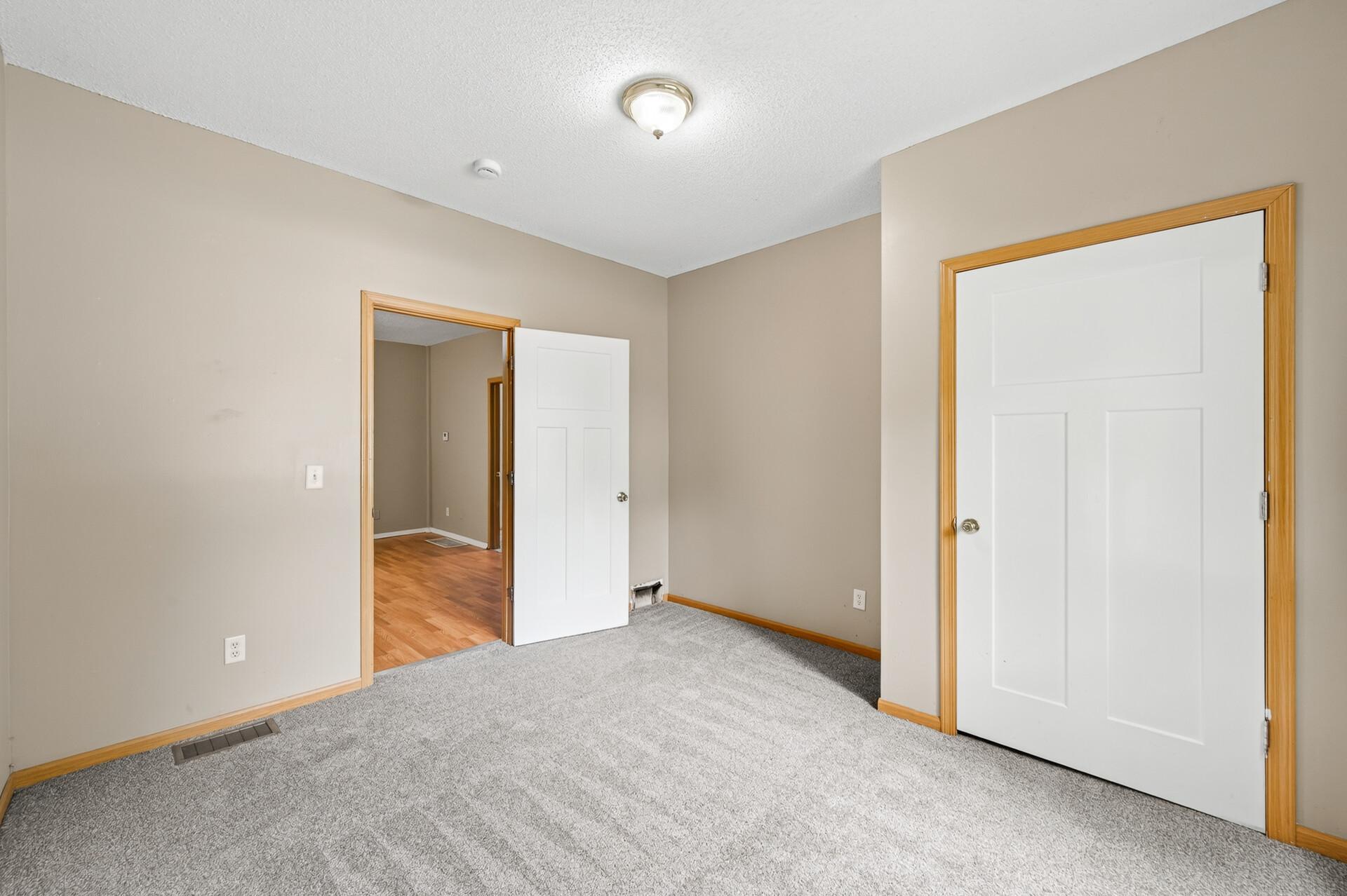 View of Residential Income at 3023 Dupont Avenue, Minneapolis MN 55411, Minneapolis (10 of 30) - Mike Wilen | Minnesota Team Real Estate