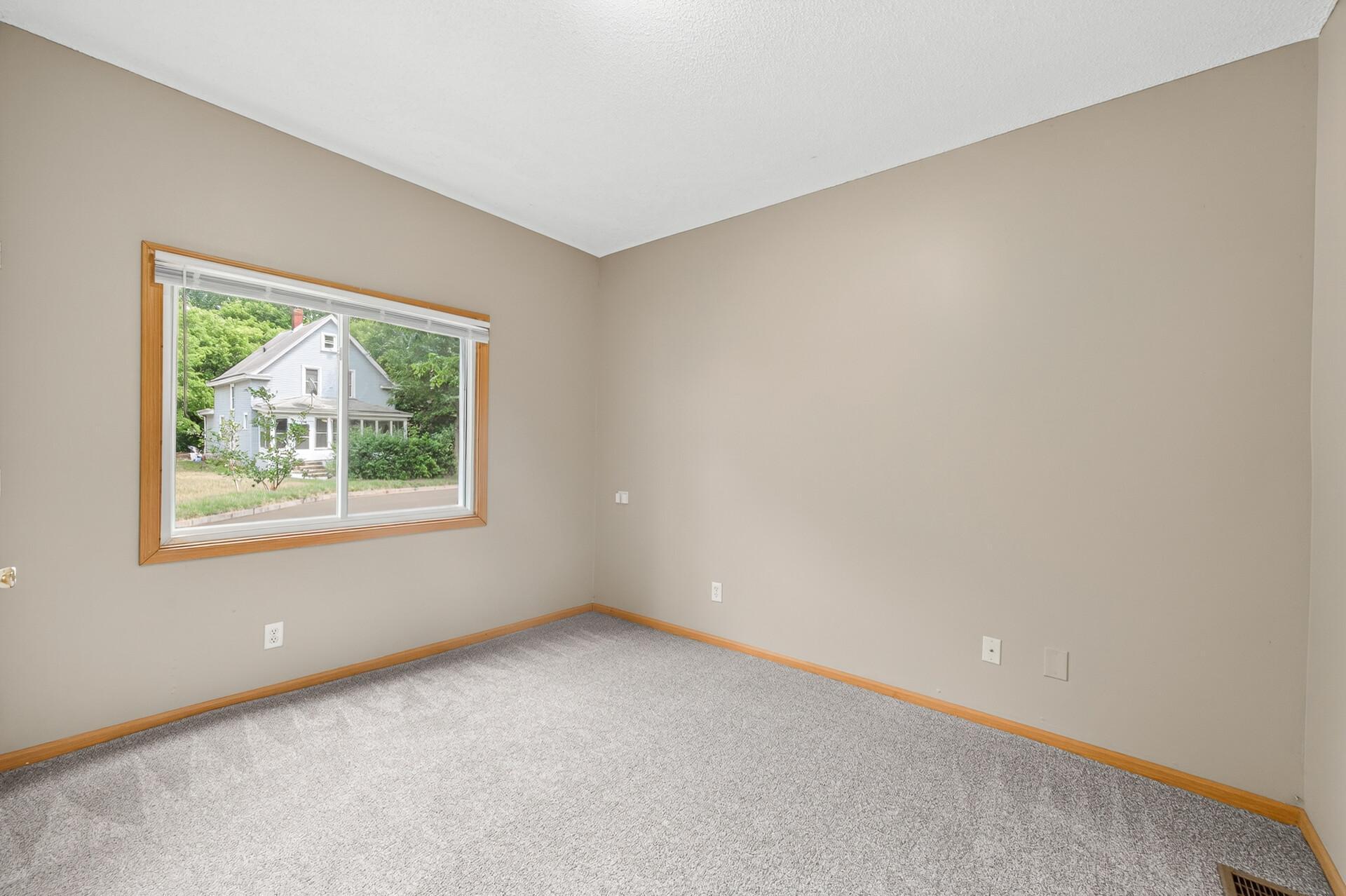 View of Residential Income at 3023 Dupont Avenue, Minneapolis MN 55411, Minneapolis (9 of 30) - Mike Wilen | Minnesota Team Real Estate