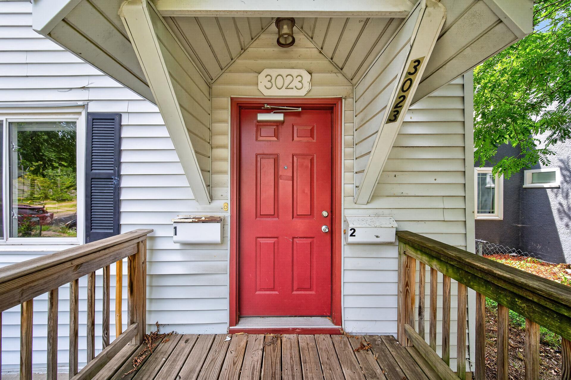 View of Residential Income at 3023 Dupont Avenue, Minneapolis MN 55411, Minneapolis (3 of 30) - Mike Wilen | Minnesota Team Real Estate