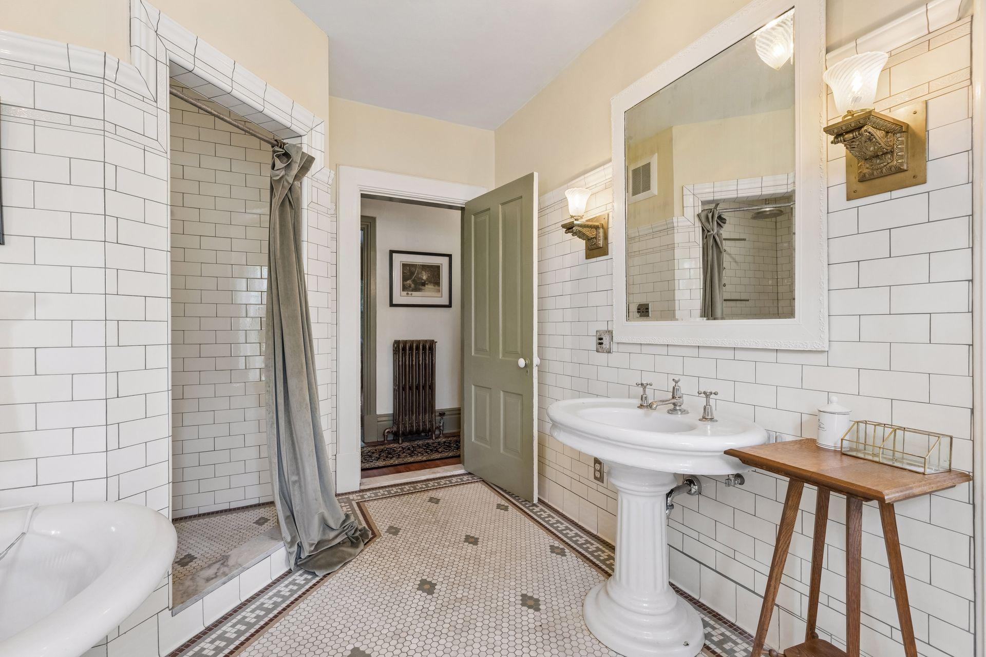 View of Residential at 223 Walnut Street, Saint Paul MN 55102, Saint Paul (65 of 106) - Mike Wilen | Minnesota Team Real Estate