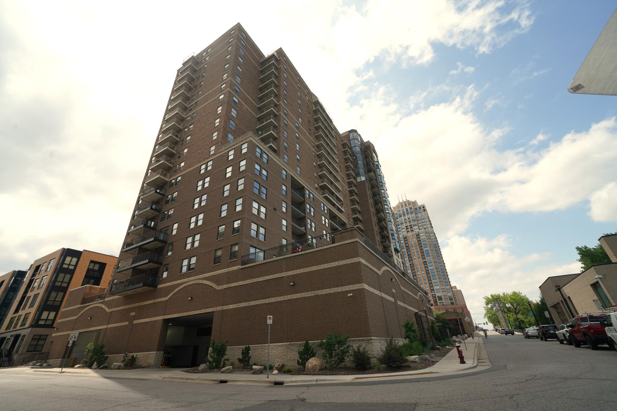 View of Residential at 401 1st Street #1821, Minneapolis MN 55401, Minneapolis (47 of 54) - Mike Wilen | Minnesota Team Real Estate