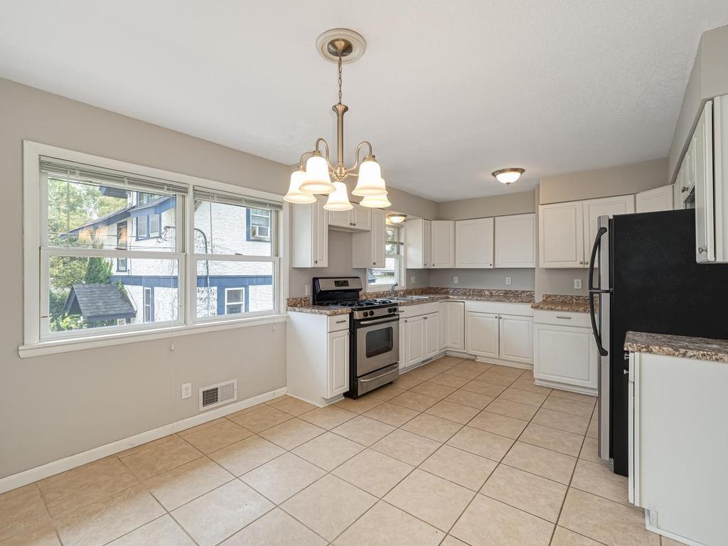 View of Residential at 634 Orange Avenue, Saint Paul MN 55117, Saint Paul (14 of 26) - Mike Wilen | Minnesota Team Real Estate