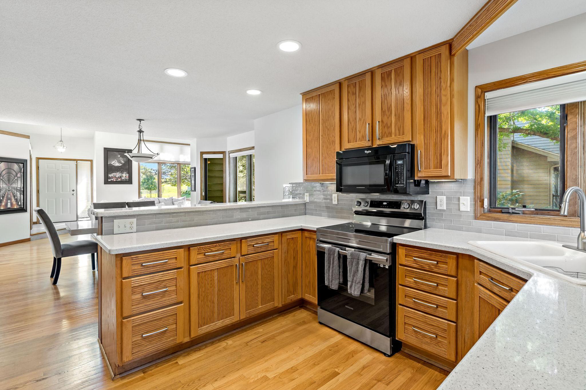 View of Residential at 7600 Eileen Street, Eden Prairie MN 55346, Eden Prairie (6 of 66) - Mike Wilen | Minnesota Team Real Estate