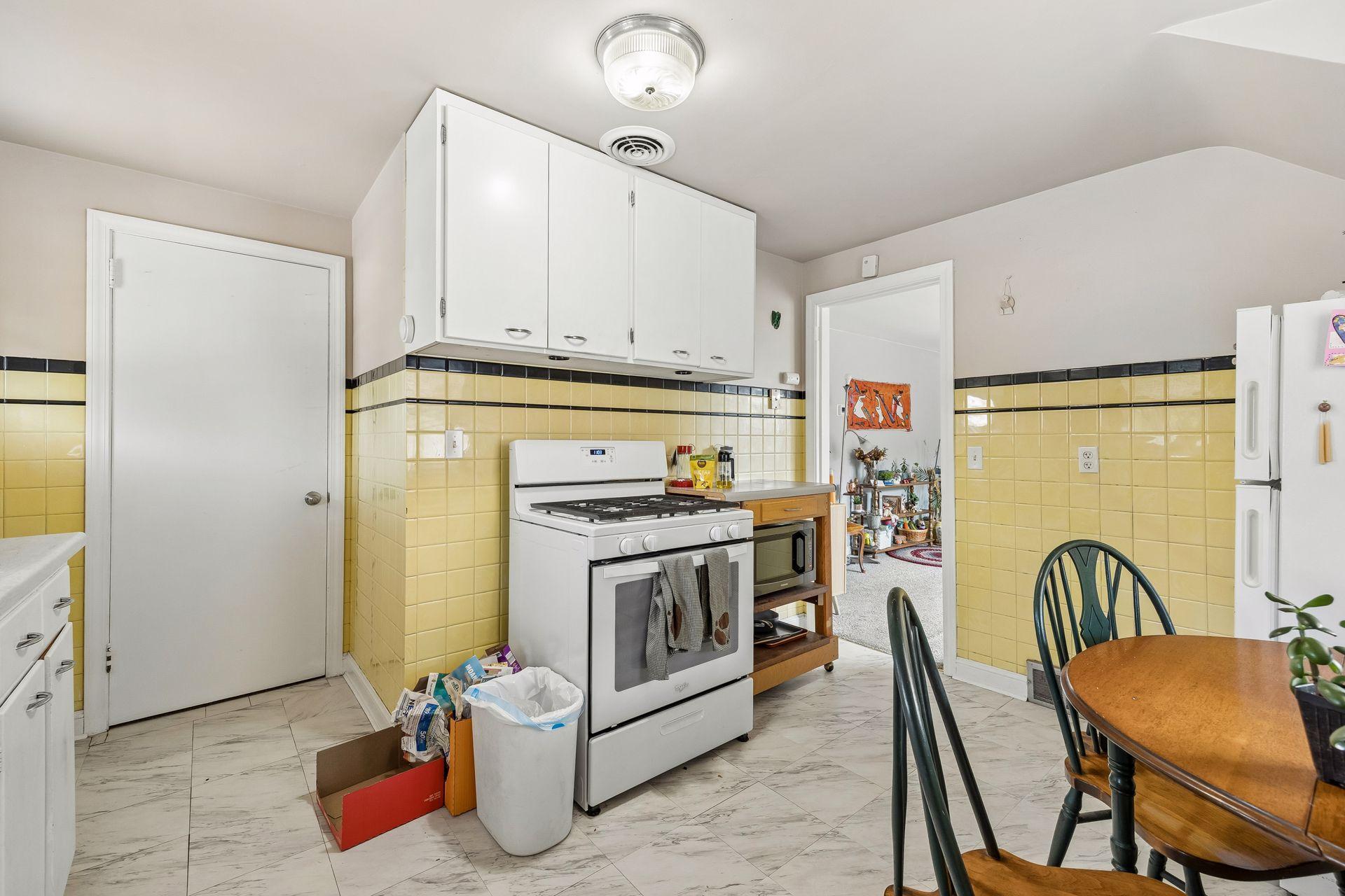 View of Residential Income at 2206 Arthur Street, Minneapolis MN 55418, Minneapolis (33 of 39) - Mike Wilen | Minnesota Team Real Estate