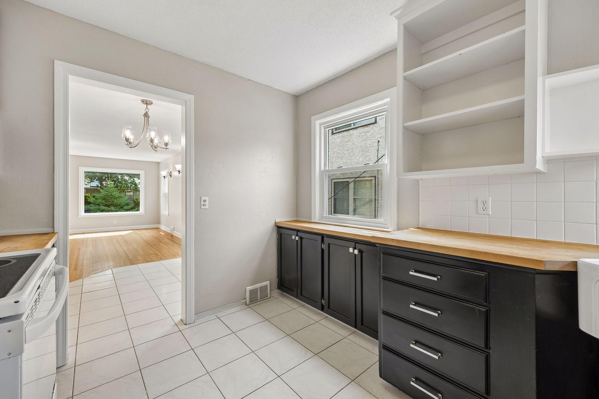 View of Residential Income at 2206 Arthur Street, Minneapolis MN 55418, Minneapolis (11 of 39) - Mike Wilen | Minnesota Team Real Estate