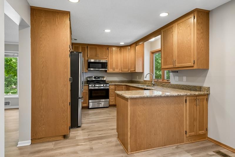 View of Residential at 8440 Bayridge Lane, Bloomington MN 55438, Bloomington (16 of 58) - Mike Wilen | Minnesota Team Real Estate