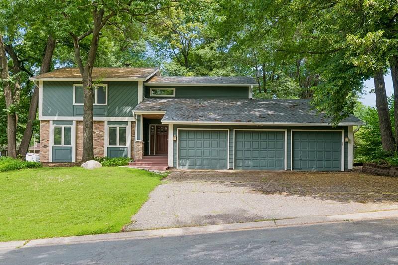 View of Residential at 8440 Bayridge Lane, Bloomington MN 55438, Bloomington (2 of 58) - Mike Wilen | Minnesota Team Real Estate