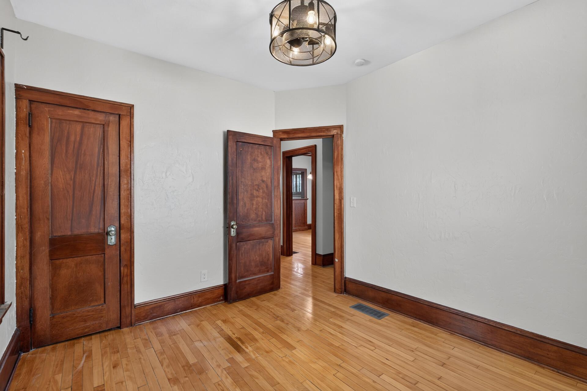 View of Residential at 4124 Chicago Avenue, Minneapolis MN 55407, Minneapolis (25 of 49) - Mike Wilen | Minnesota Team Real Estate