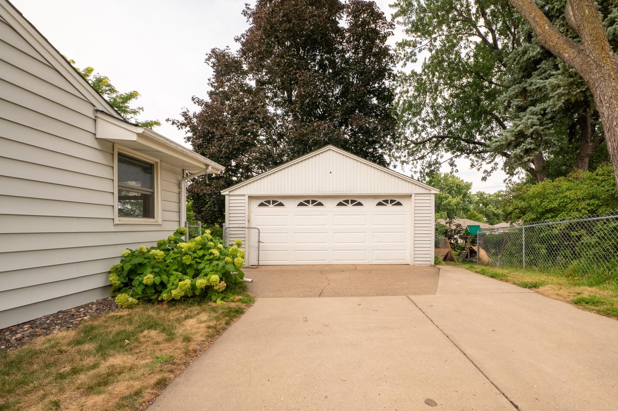 View of Residential at 671 58th Avenue, Fridley MN 55432, Fridley (34 of 38) - Mike Wilen | Minnesota Team Real Estate