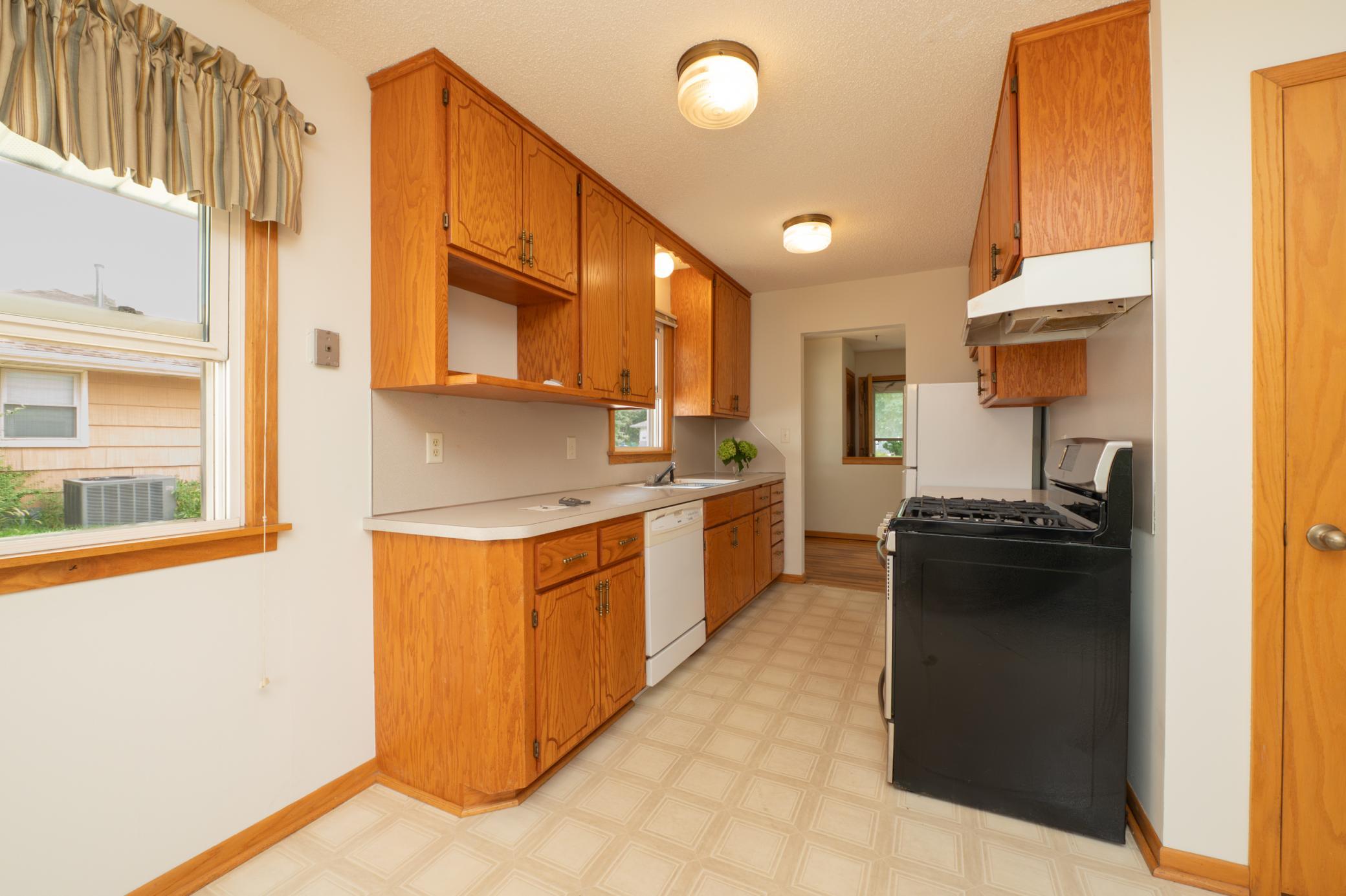 View of Residential at 671 58th Avenue, Fridley MN 55432, Fridley (8 of 38) - Mike Wilen | Minnesota Team Real Estate