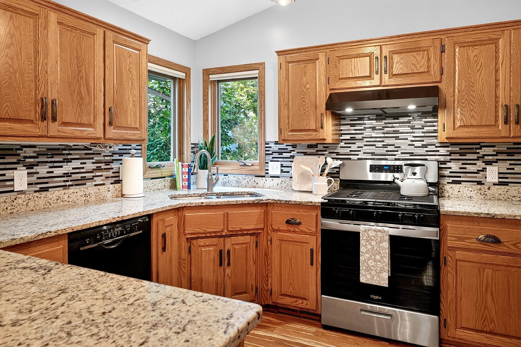 View of Residential at 570 Dorland Road, Maplewood MN 55119, Maplewood (4 of 43) - Mike Wilen | Minnesota Team Real Estate