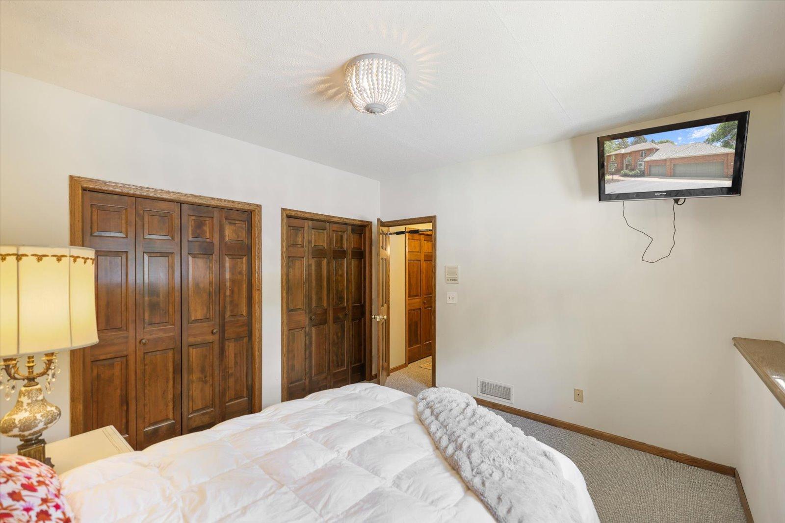 View of Residential at 1638 Quail Ridge Circle, Woodbury MN 55125, Woodbury (77 of 80) - Mike Wilen | Minnesota Team Real Estate