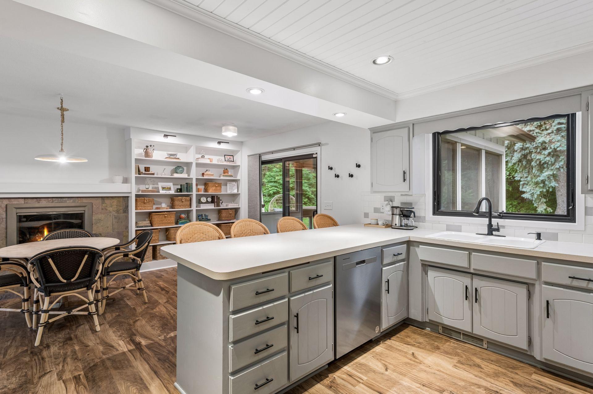 View of Residential at 1148 Kenilworth Drive, Woodbury MN 55125, Woodbury (12 of 51) - Mike Wilen | Minnesota Team Real Estate