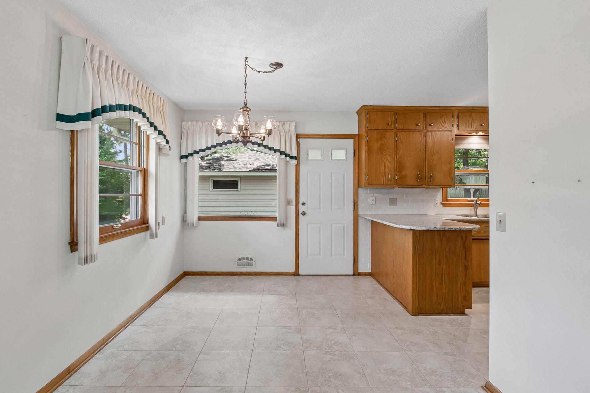 View of Residential at 2163 29th Avenue, New Brighton MN 55112, New Brighton (7 of 25) - Mike Wilen | Minnesota Team Real Estate