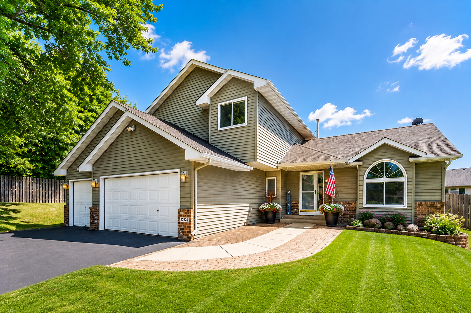 View of Single Family at 12628 Dutch Court, Apple Valley - Mike Wilen | Minnesota Team Real Estate