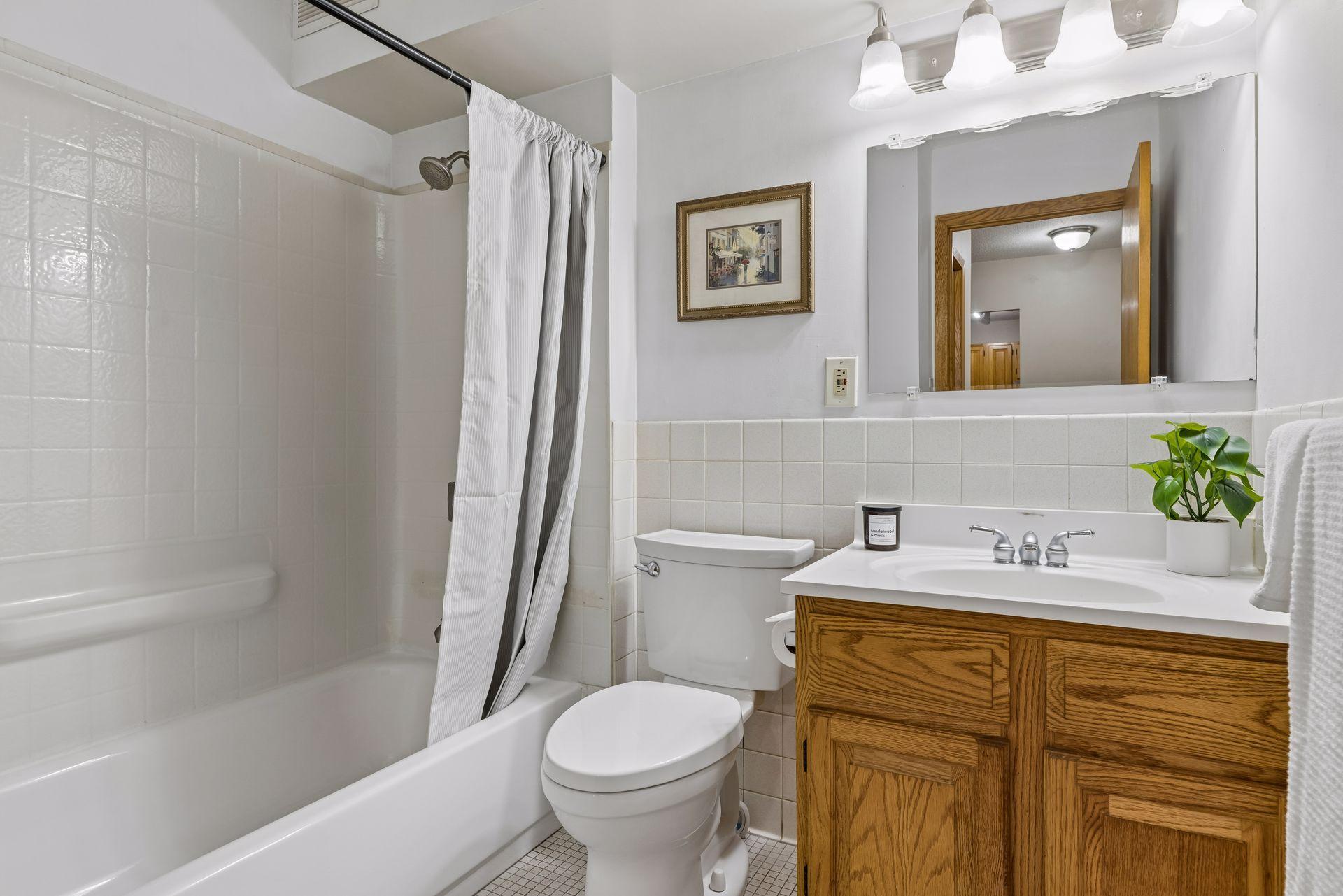 View of Residential at 400 Groveland Avenue #1212, Minneapolis MN 55403, Minneapolis (7 of 45) - Mike Wilen | Minnesota Team Real Estate