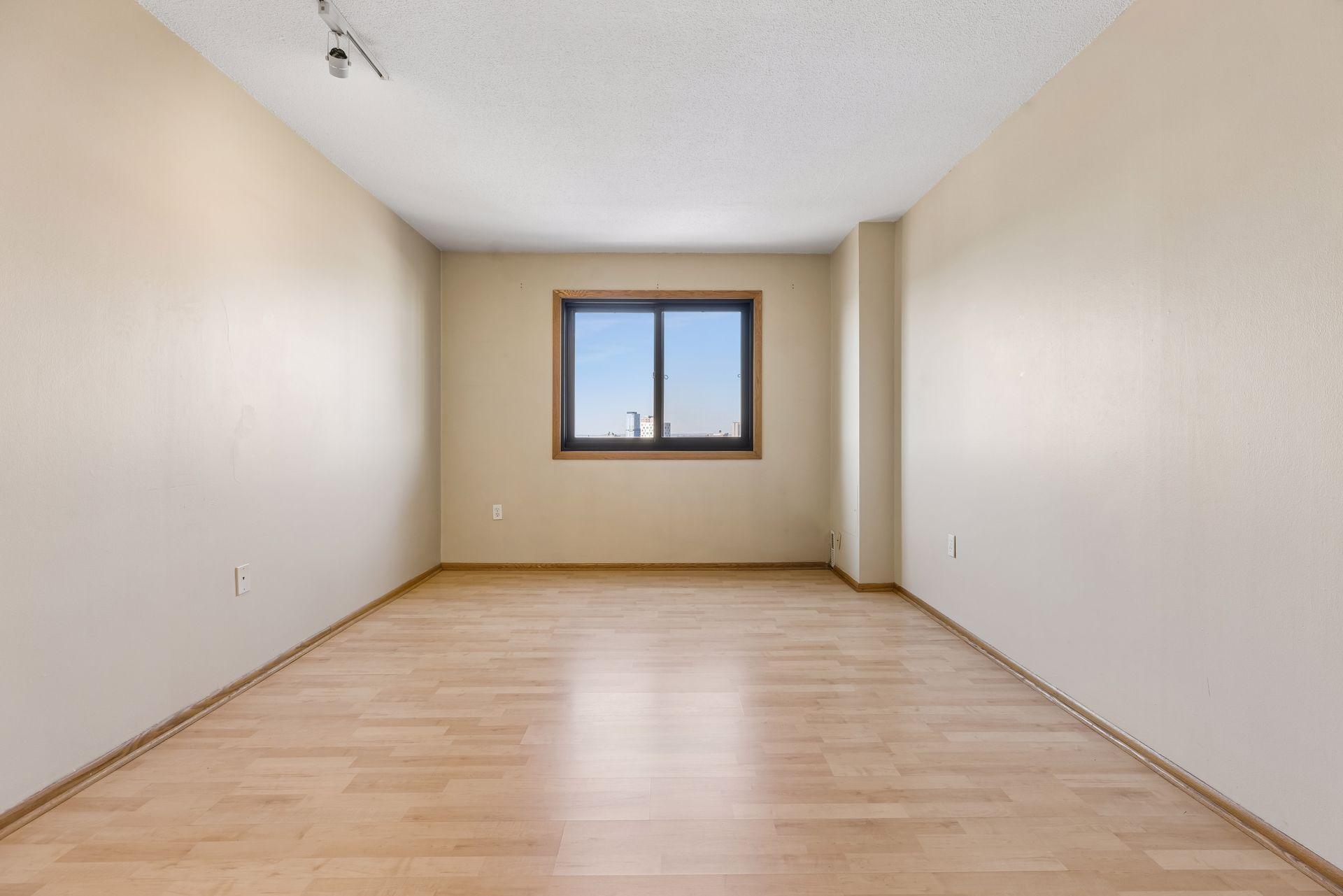 View of Residential at 400 Groveland Avenue #1212, Minneapolis MN 55403, Minneapolis (18 of 45) - Mike Wilen | Minnesota Team Real Estate