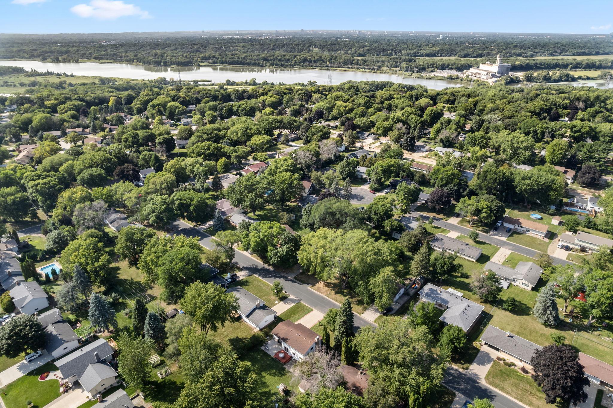 View of Residential at 2003 Tamarack Lane, Burnsville MN 55337, Burnsville (45 of 49) - Mike Wilen | Minnesota Team Real Estate