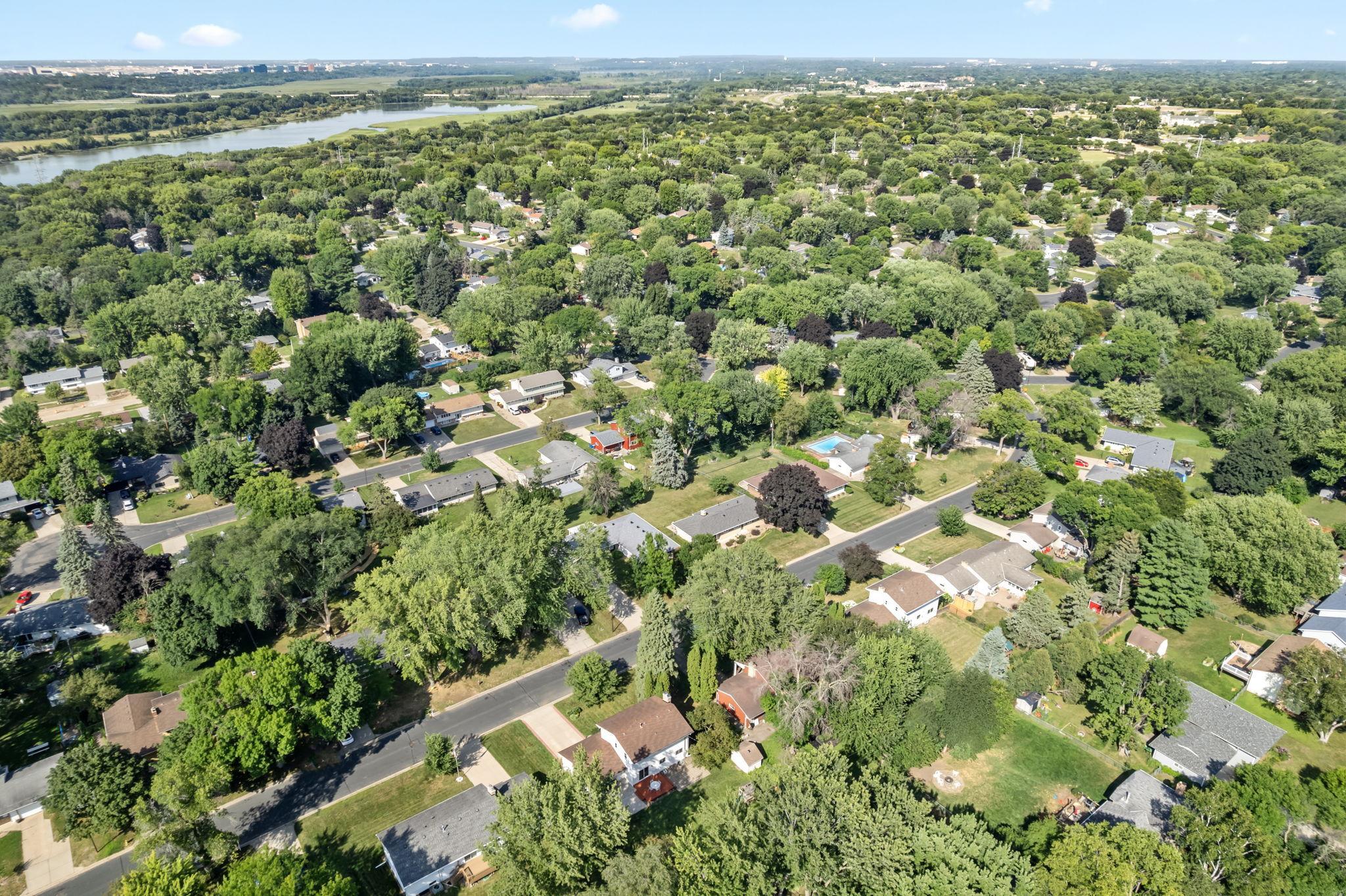 View of Residential at 2003 Tamarack Lane, Burnsville MN 55337, Burnsville (44 of 49) - Mike Wilen | Minnesota Team Real Estate