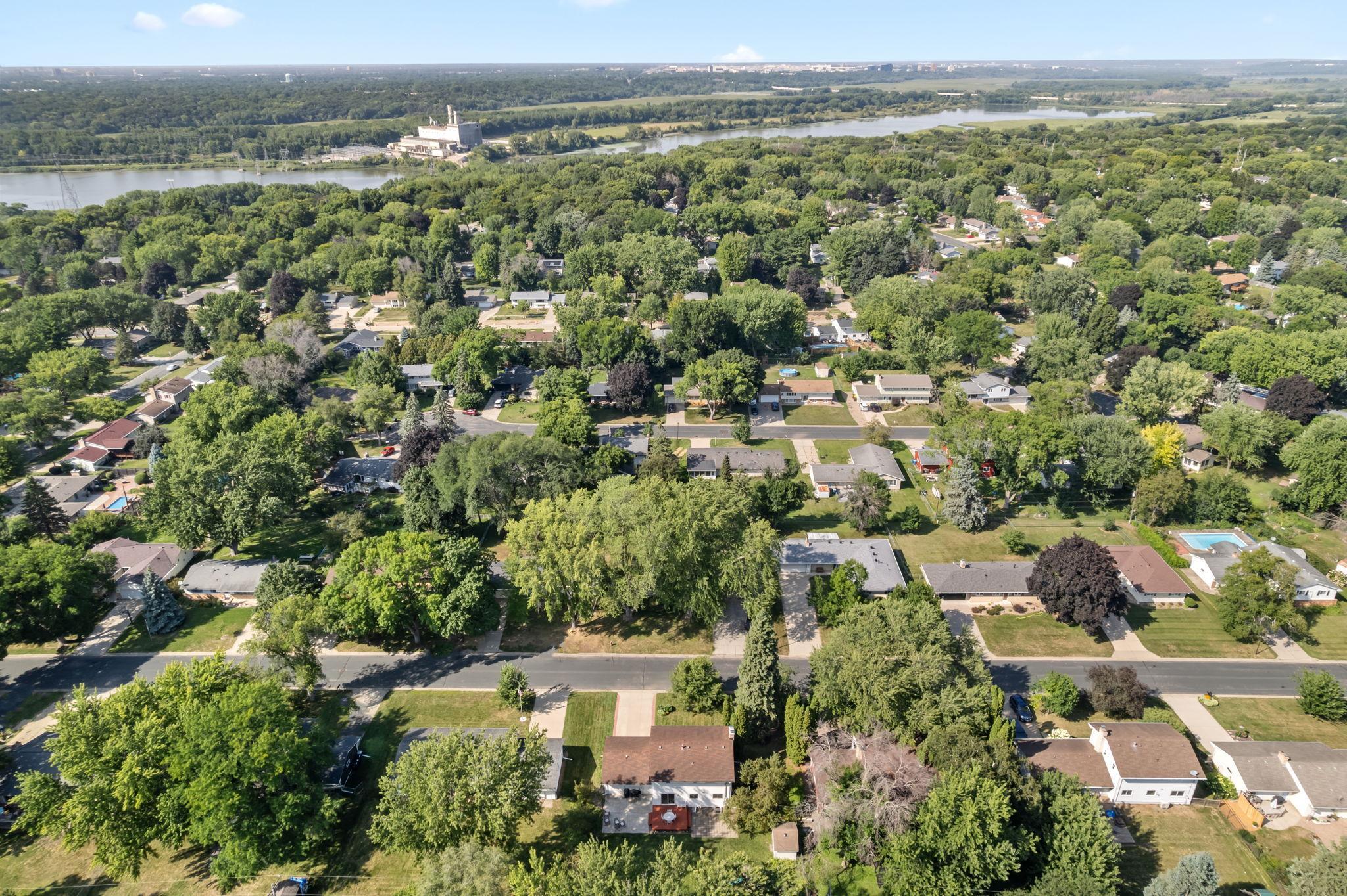View of Residential at 2003 Tamarack Lane, Burnsville MN 55337, Burnsville (43 of 49) - Mike Wilen | Minnesota Team Real Estate