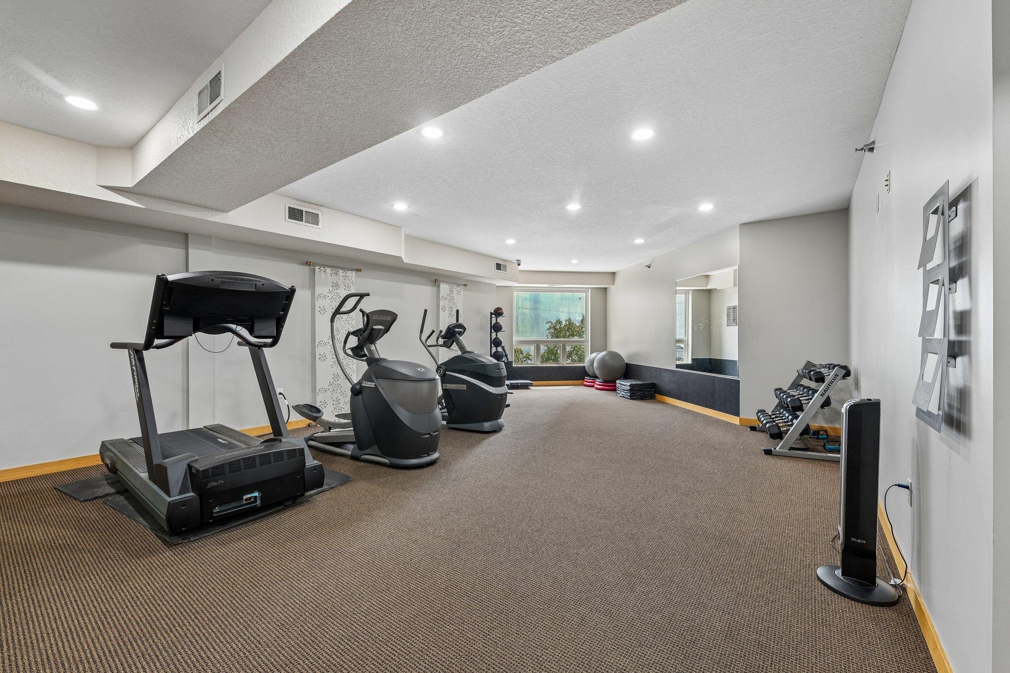 View of Residential at 2600 University Avenue #109, Minneapolis MN 55414, Minneapolis (28 of 29) - Mike Wilen | Minnesota Team Real Estate