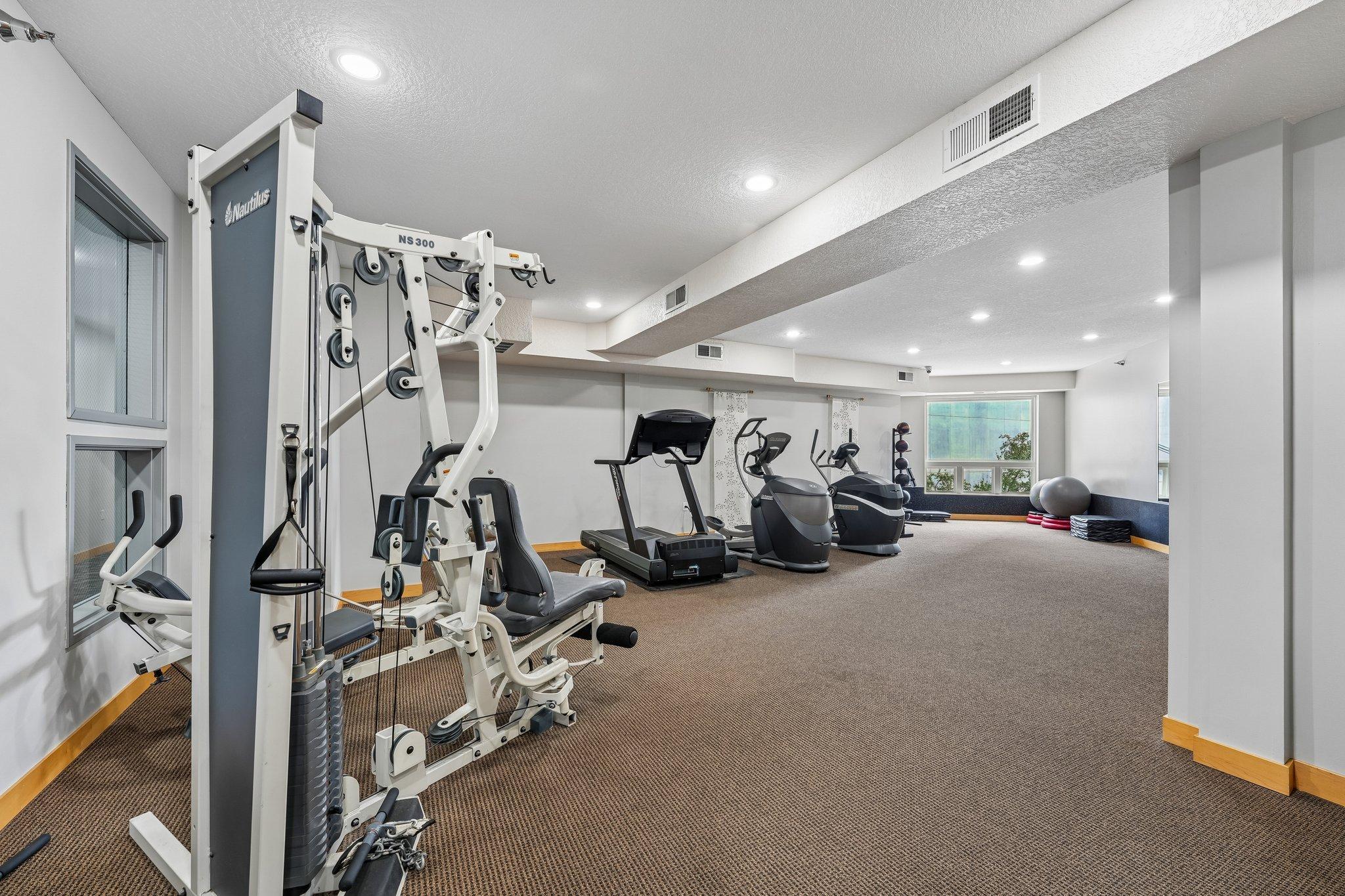 View of Residential at 2600 University Avenue #109, Minneapolis MN 55414, Minneapolis (27 of 29) - Mike Wilen | Minnesota Team Real Estate