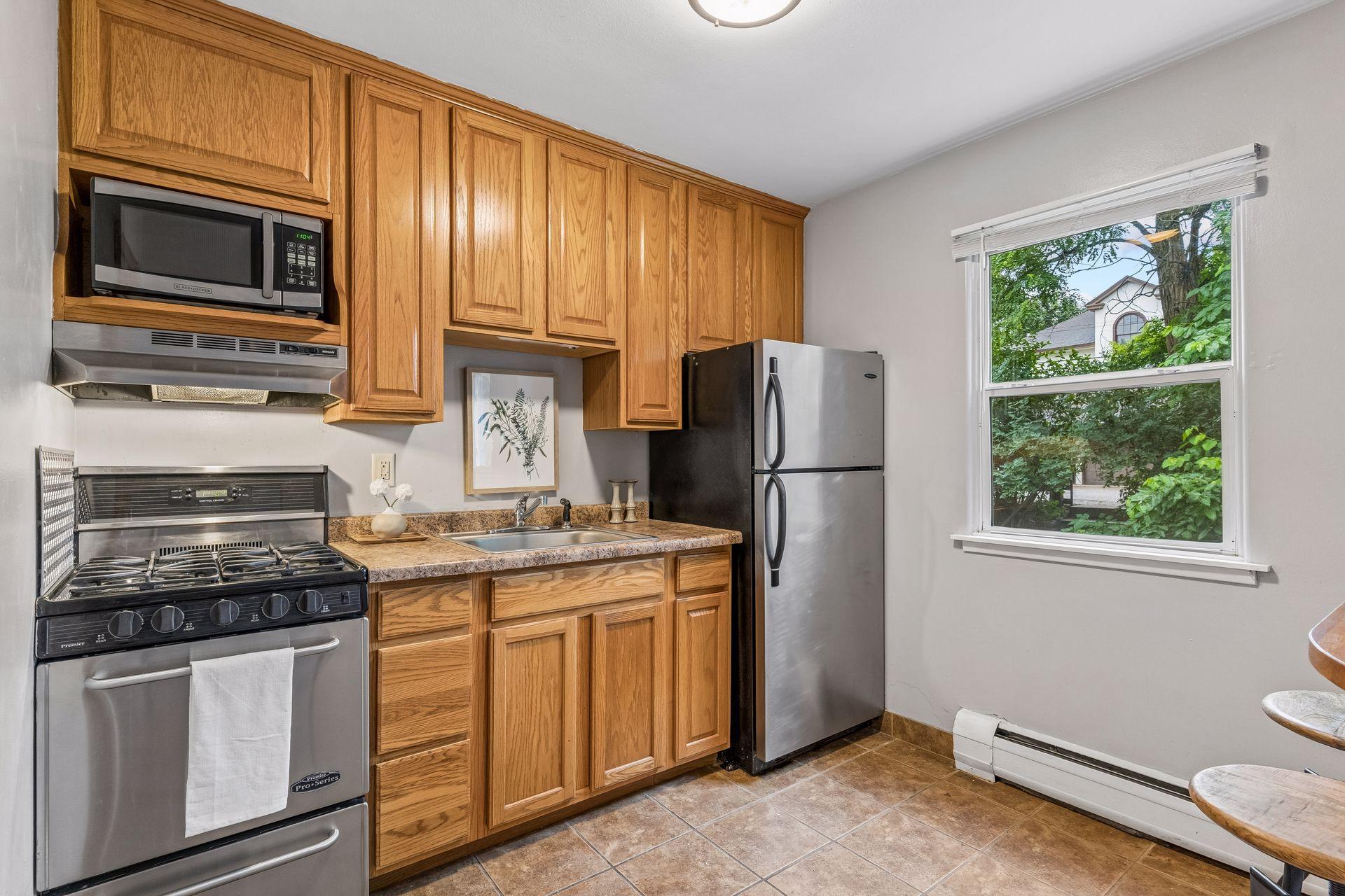 View of Residential at 656 Ashland Avenue #7, Saint Paul MN 55104, Saint Paul (5 of 15) - Mike Wilen | Minnesota Team Real Estate