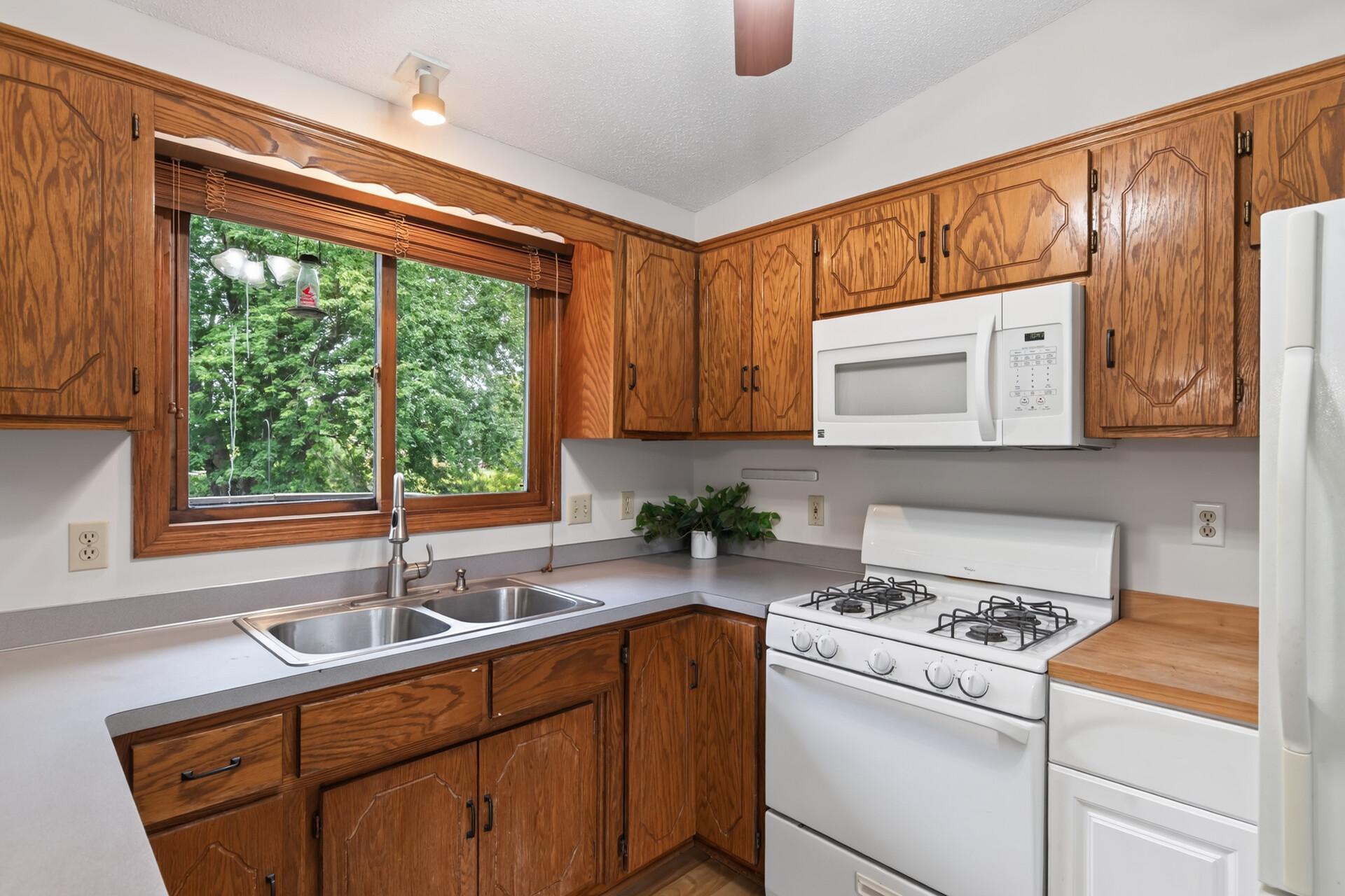 View of Residential at 2250 Van Sloun Road, Chaska MN 55318, Chaska (11 of 51) - Mike Wilen | Minnesota Team Real Estate