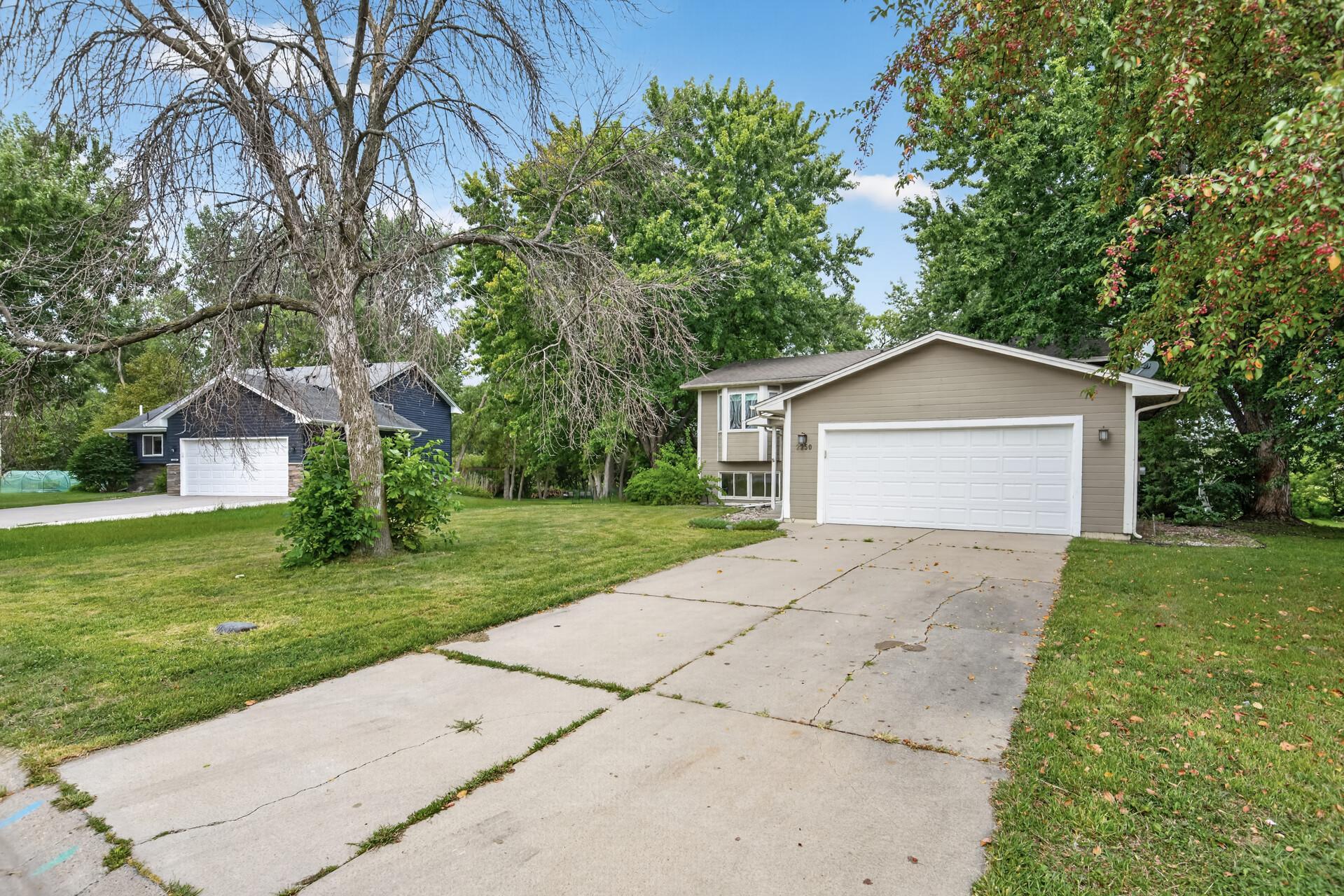 View of Residential at 2250 Van Sloun Road, Chaska MN 55318, Chaska (4 of 51) - Mike Wilen | Minnesota Team Real Estate