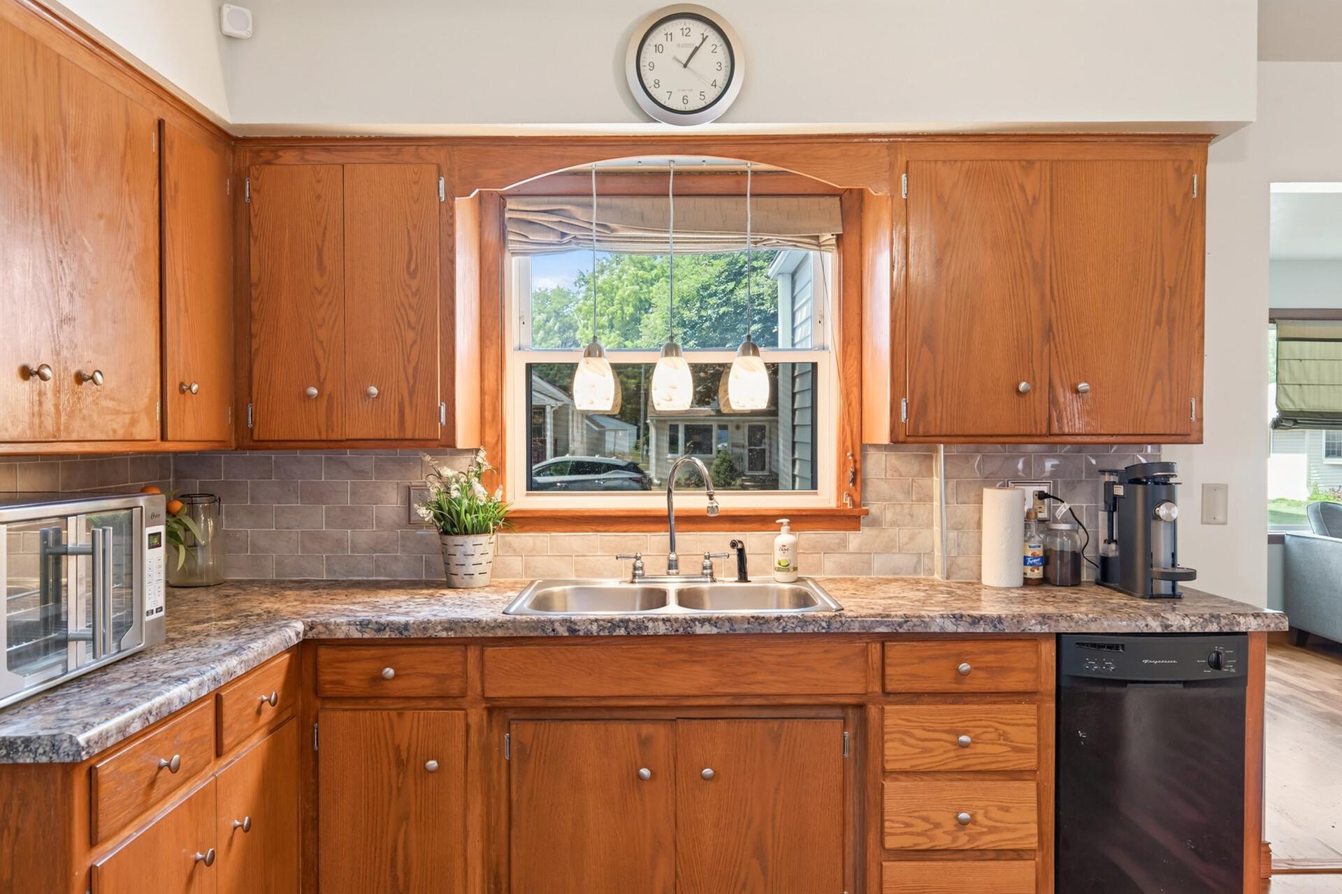 View of Residential at 213 14th Avenue, South Saint Paul MN 55075, South Saint Paul (10 of 26) - Mike Wilen | Minnesota Team Real Estate
