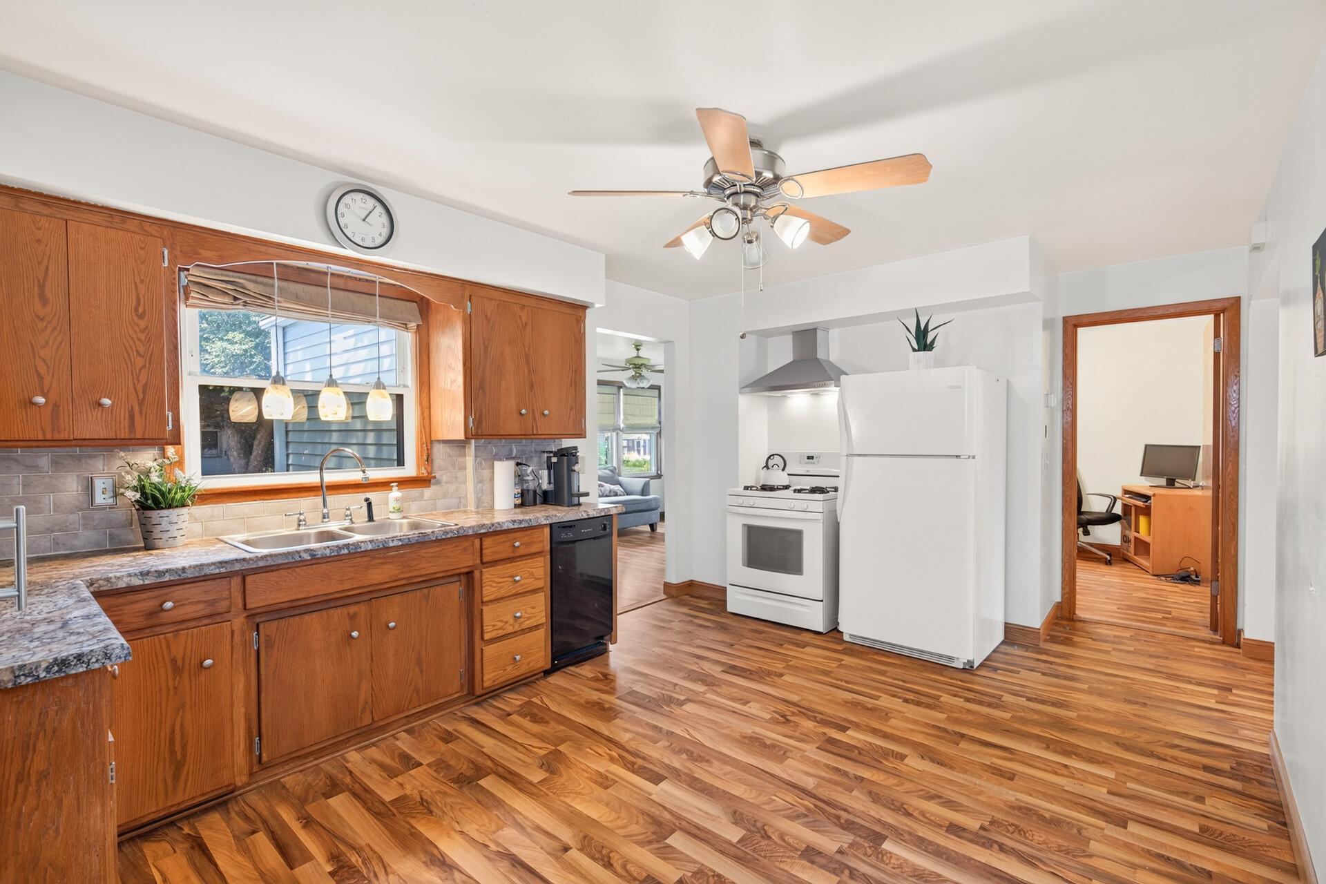 View of Residential at 213 14th Avenue, South Saint Paul MN 55075, South Saint Paul (9 of 26) - Mike Wilen | Minnesota Team Real Estate