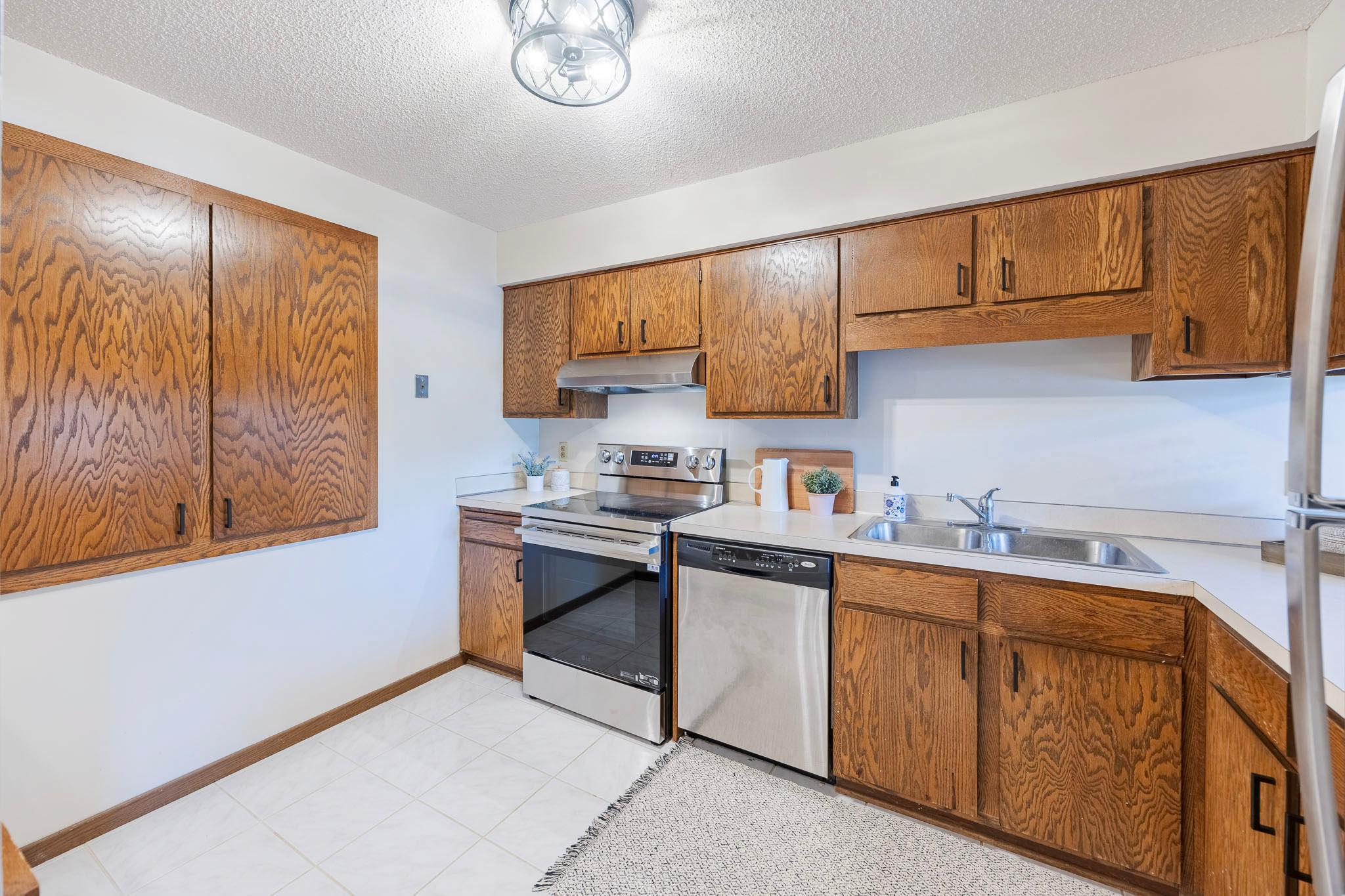 View of Residential at 7501 101st Street #206, Bloomington MN 55438, Bloomington (12 of 51) - Mike Wilen | Minnesota Team Real Estate