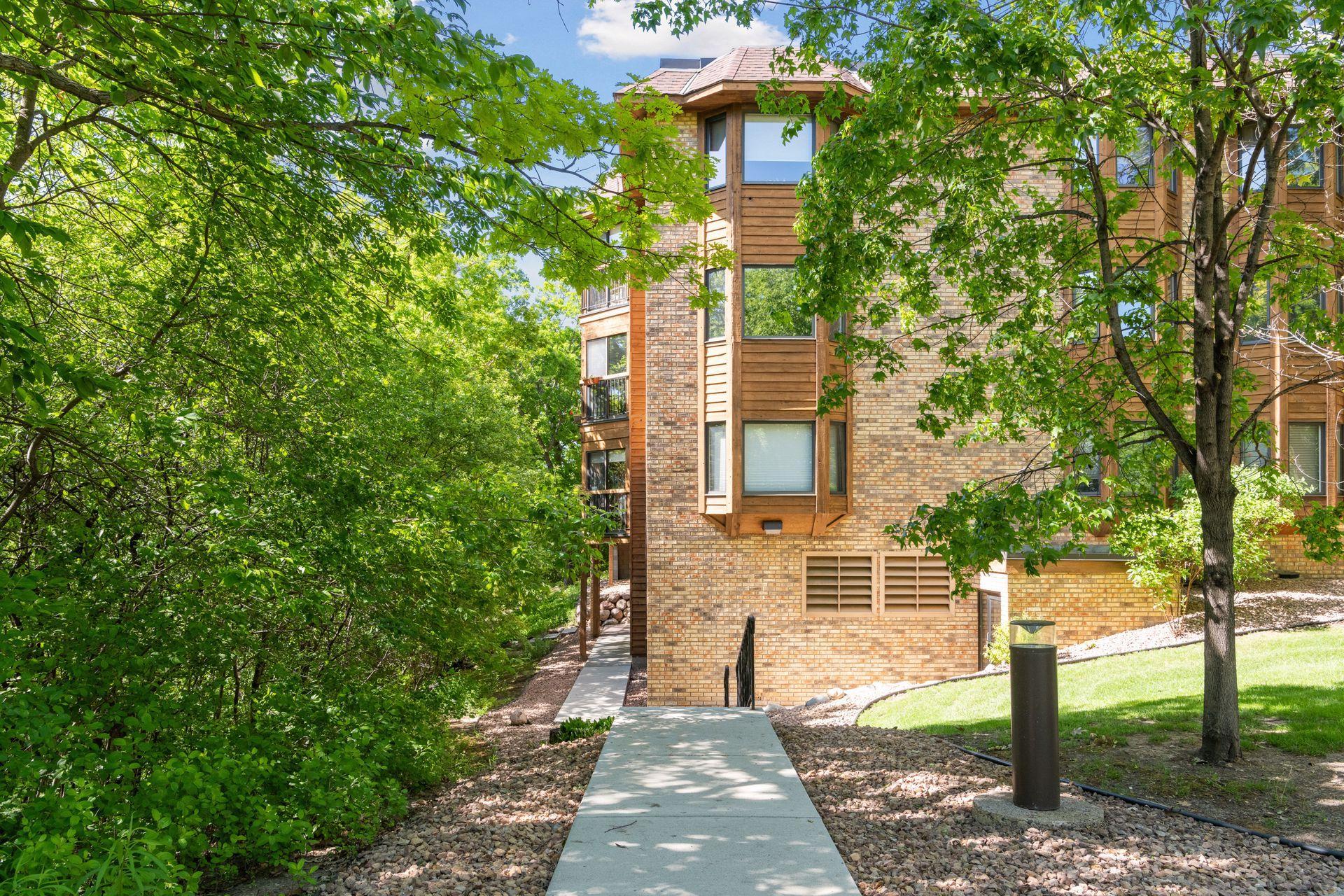 View of Residential at 6085 Rowland Road #207, Minnetonka MN 55343, Minnetonka (26 of 34) - Mike Wilen | Minnesota Team Real Estate
