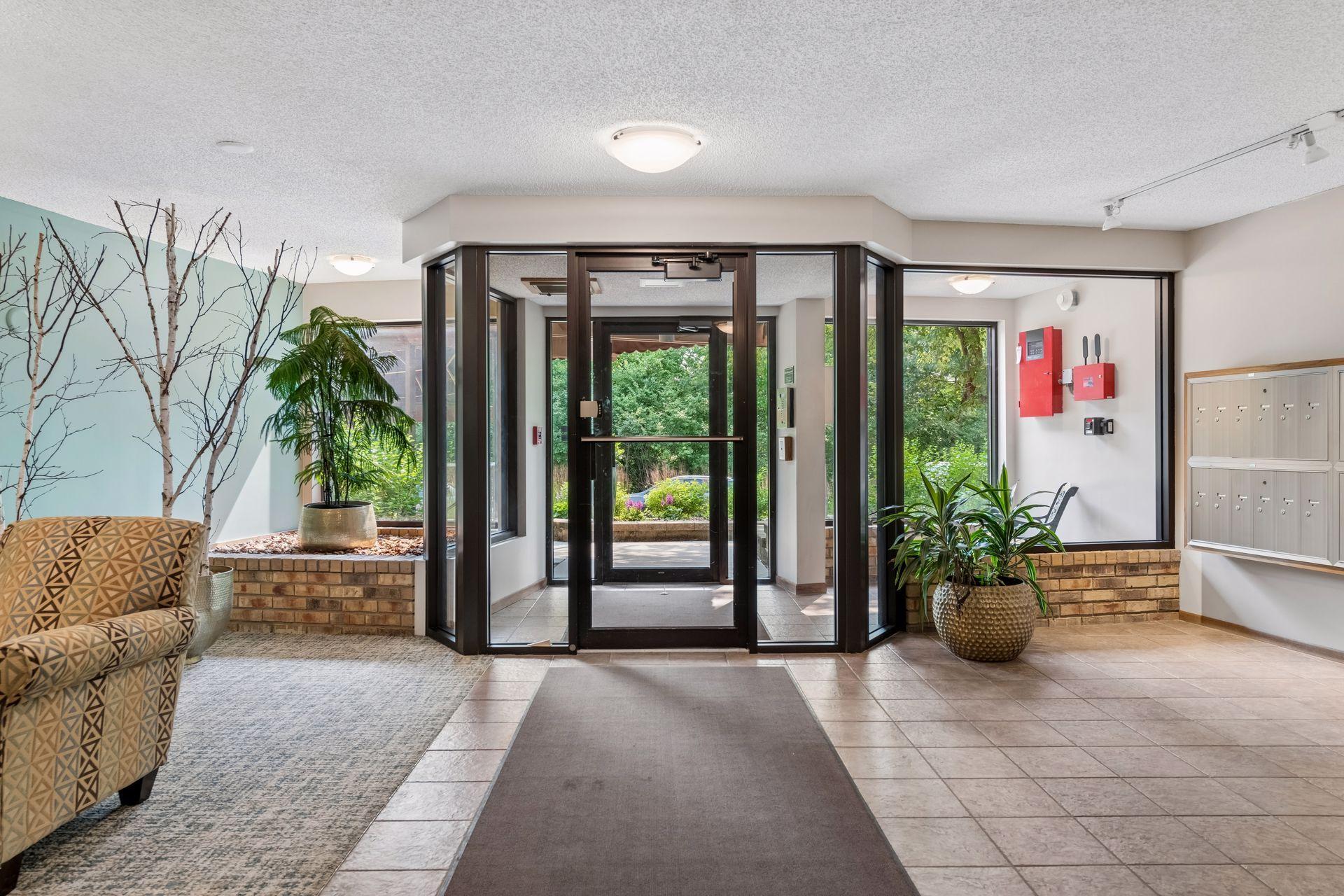 View of Residential at 6085 Rowland Road #207, Minnetonka MN 55343, Minnetonka (23 of 34) - Mike Wilen | Minnesota Team Real Estate