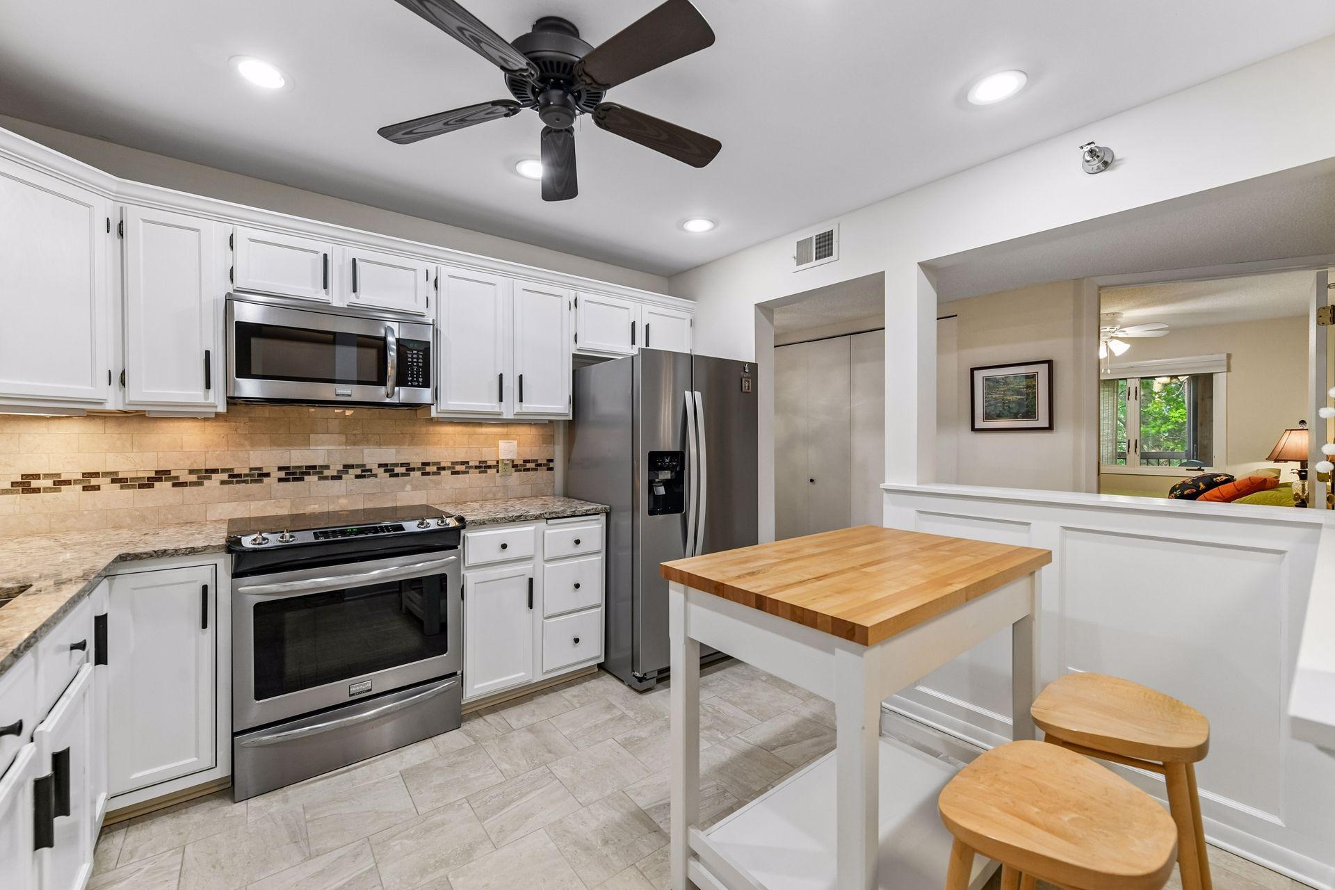 View of Residential at 6085 Rowland Road #207, Minnetonka MN 55343, Minnetonka (5 of 34) - Mike Wilen | Minnesota Team Real Estate