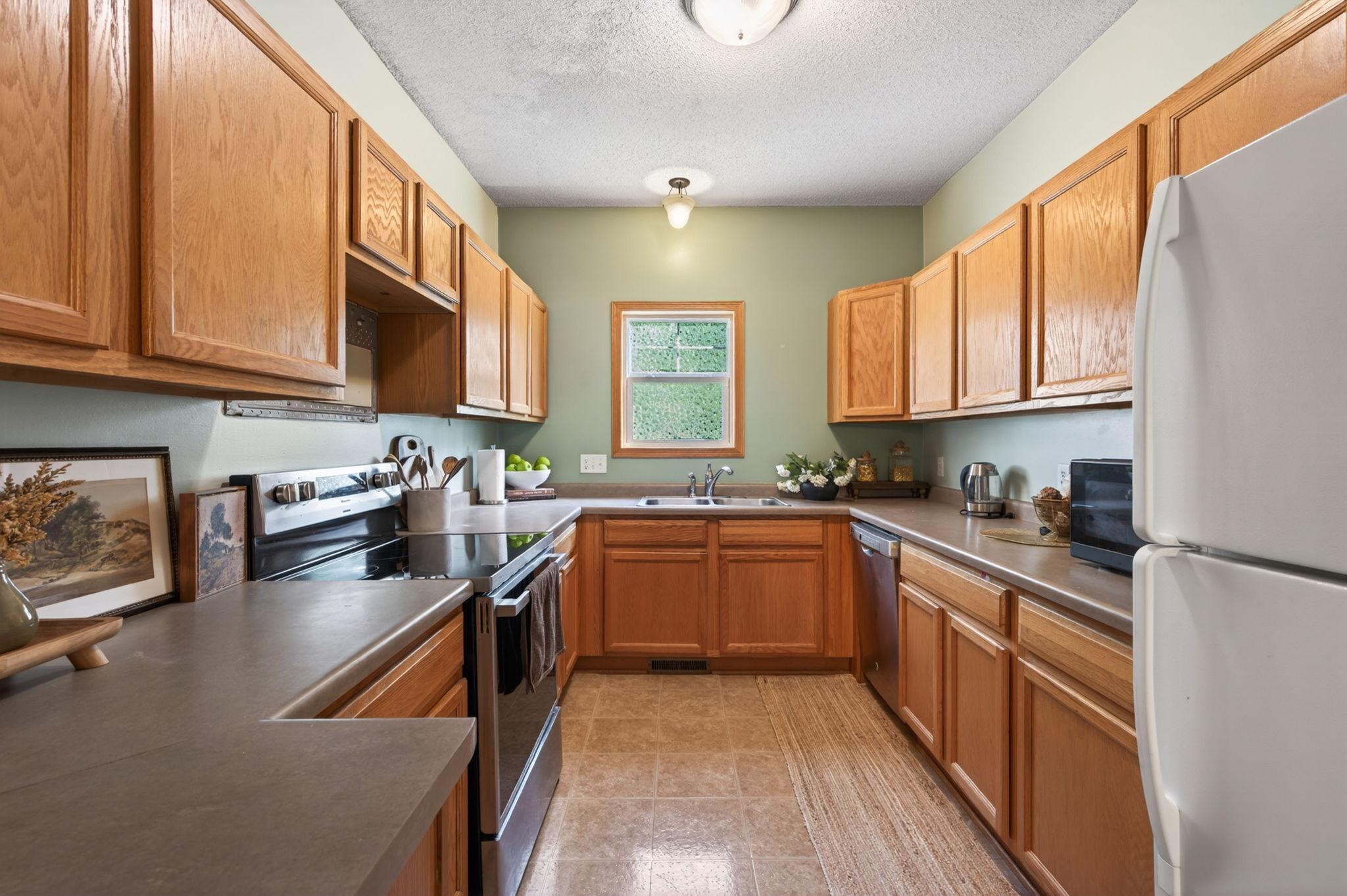 View of Residential at 1451 Magnolia Avenue, Saint Paul MN 55106, Saint Paul (8 of 23) - Mike Wilen | Minnesota Team Real Estate