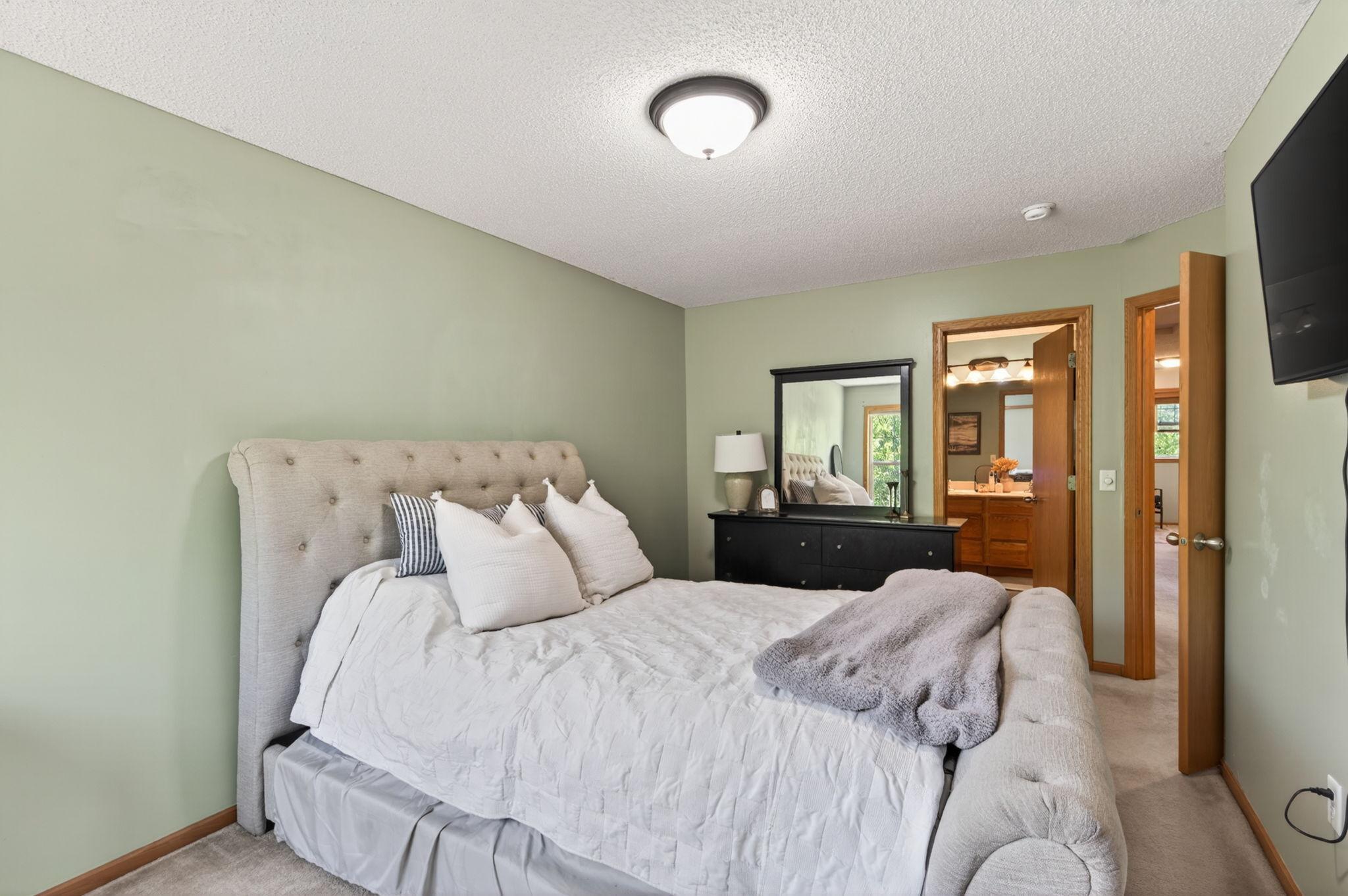 View of Residential at 1451 Magnolia Avenue, Saint Paul MN 55106, Saint Paul (13 of 23) - Mike Wilen | Minnesota Team Real Estate