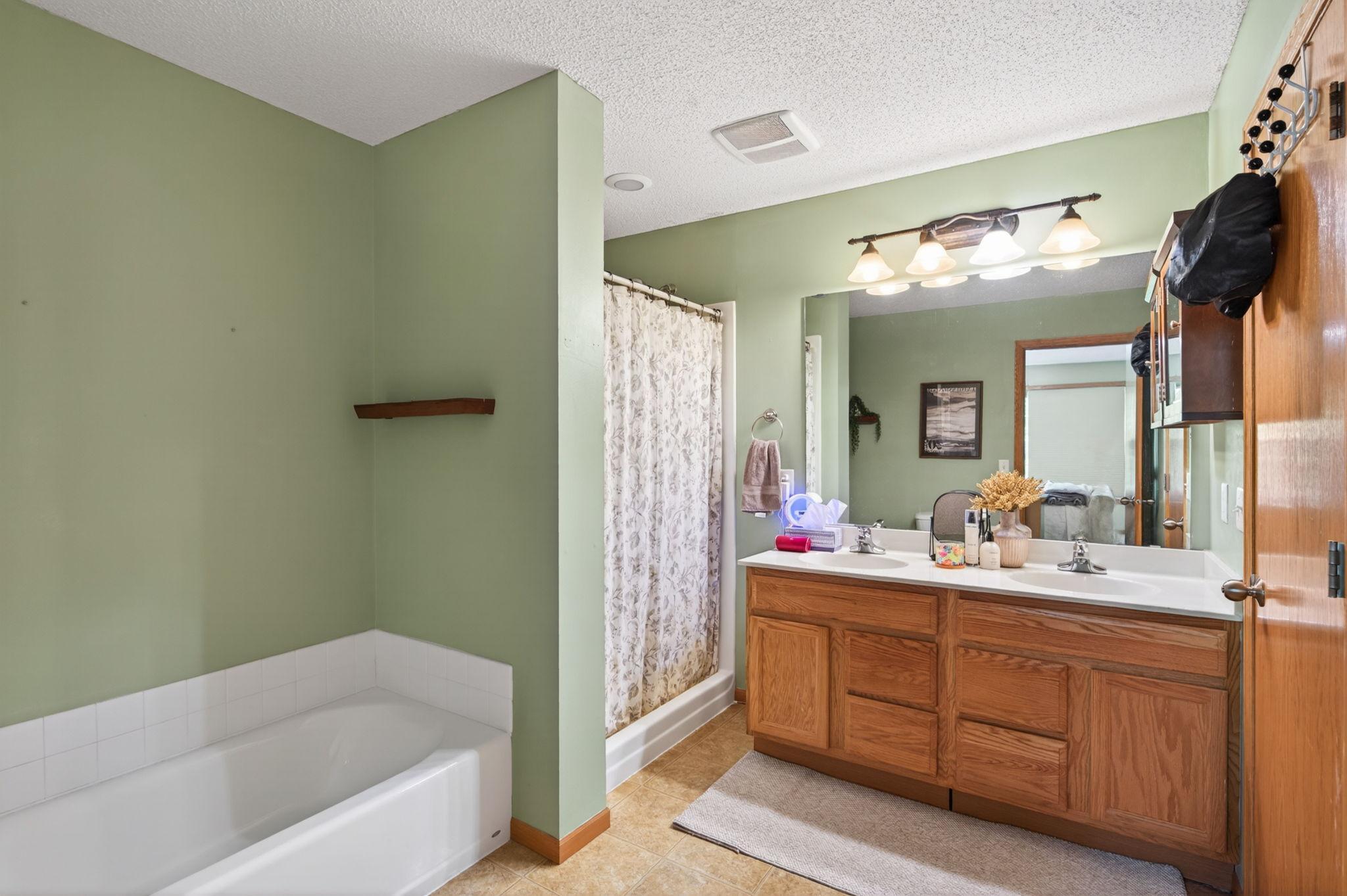 View of Residential at 1451 Magnolia Avenue, Saint Paul MN 55106, Saint Paul (14 of 23) - Mike Wilen | Minnesota Team Real Estate