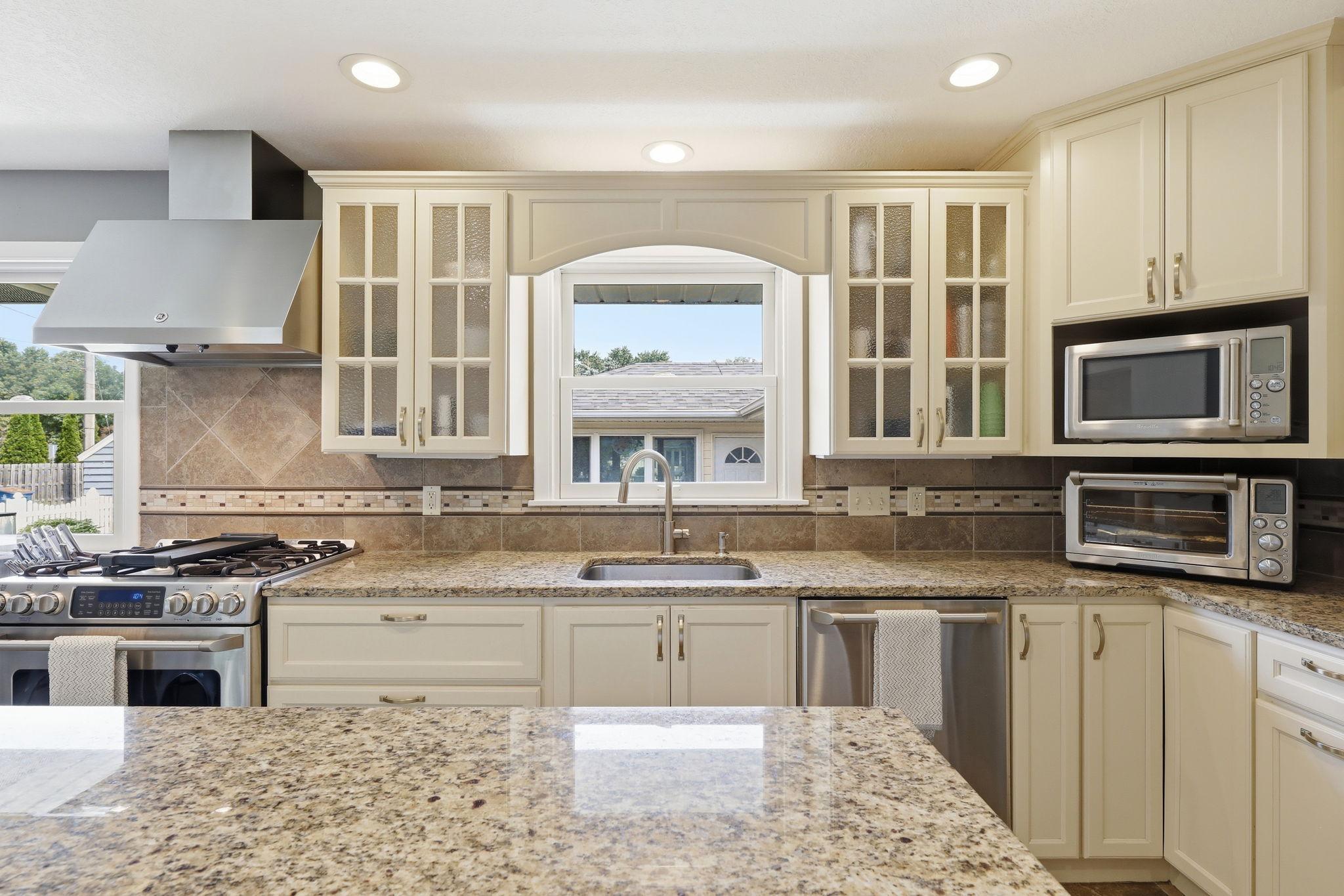 View of Residential at 4429 York Avenue, Robbinsdale MN 55422, Robbinsdale (16 of 28) - Mike Wilen | Minnesota Team Real Estate