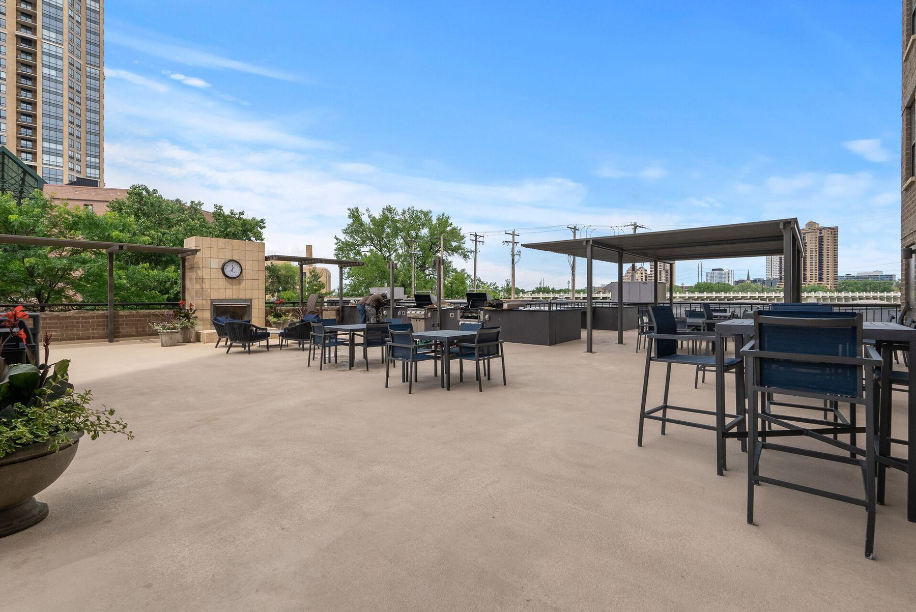 View of Residential at 401 1st Street #1023, Minneapolis MN 55401, Minneapolis (42 of 43) - Mike Wilen | Minnesota Team Real Estate