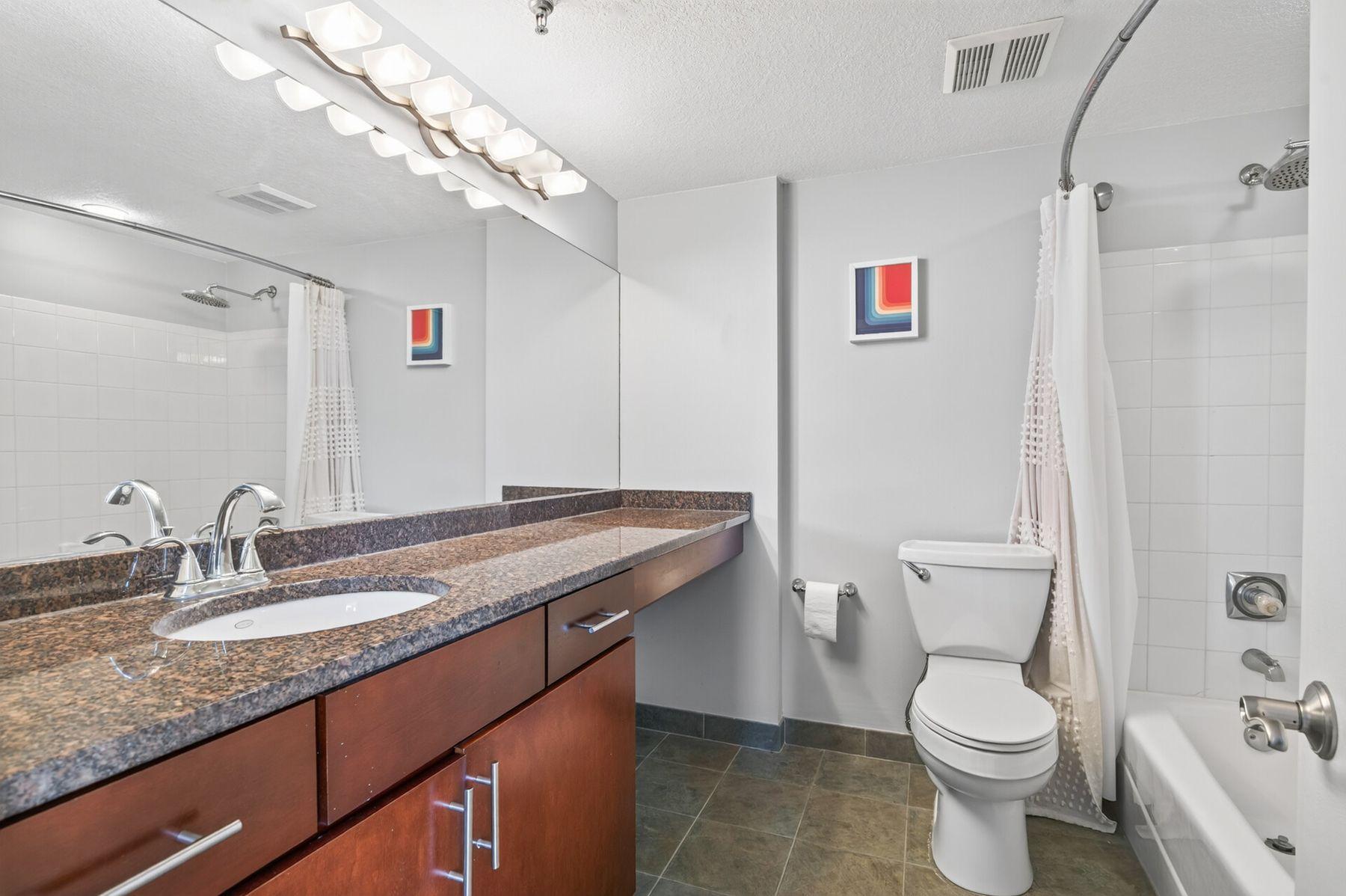 View of Residential at 401 1st Street #1023, Minneapolis MN 55401, Minneapolis (36 of 43) - Mike Wilen | Minnesota Team Real Estate