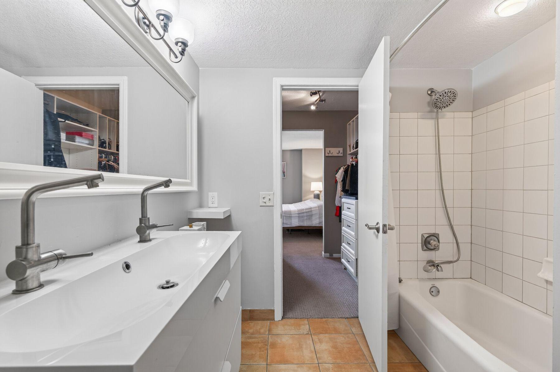 View of Residential at 401 1st Street #1023, Minneapolis MN 55401, Minneapolis (30 of 43) - Mike Wilen | Minnesota Team Real Estate